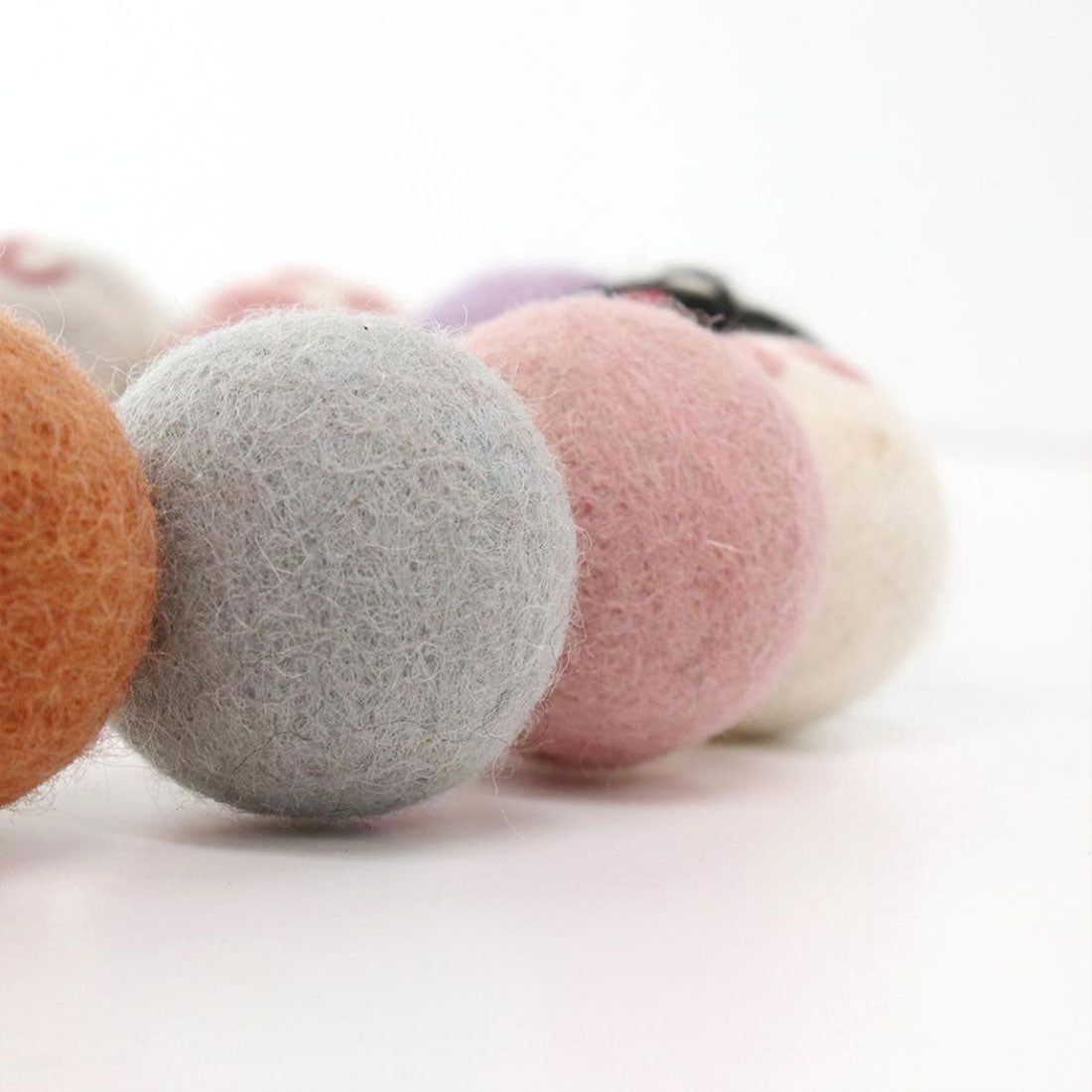 シネマコレクション cinemacollection アニマルグッズ インテリア雑貨 フェルトリース ウェルカム ネコ ねこ トモコーポレーション かわいい おしゃれ 玄関 グッズ マルチカラー