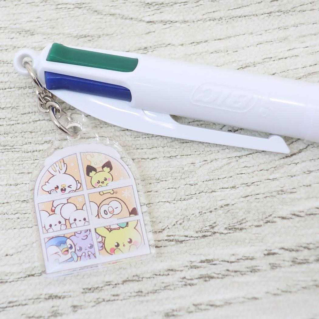 シネマコレクション cinemacollection ポケットモンスター 黒赤青緑4色ボールペン チャーム付き4色ボールペン ポケピース ウインターシリーズ ポケモン マリモクラフト 新学期準備文具 かわいい キャラクター グッズ マルチカラー