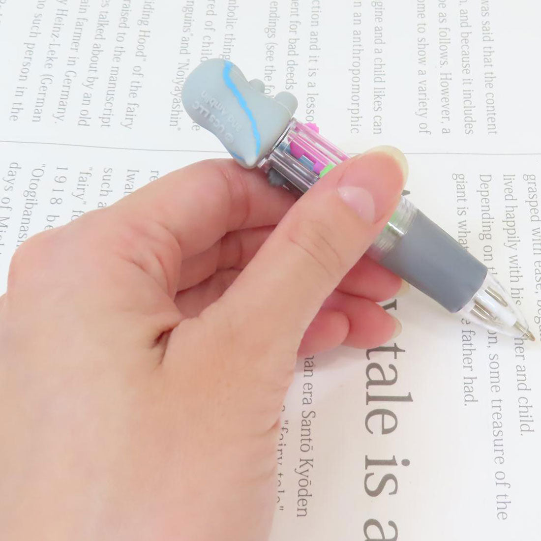 シネマコレクション cinemacollection ちびジュラシックワールド ボールペン マスコット付きミニボールペン ぶるー 恐竜 カミオジャパン 新学期準備文具 映画キャラクター グッズ 他