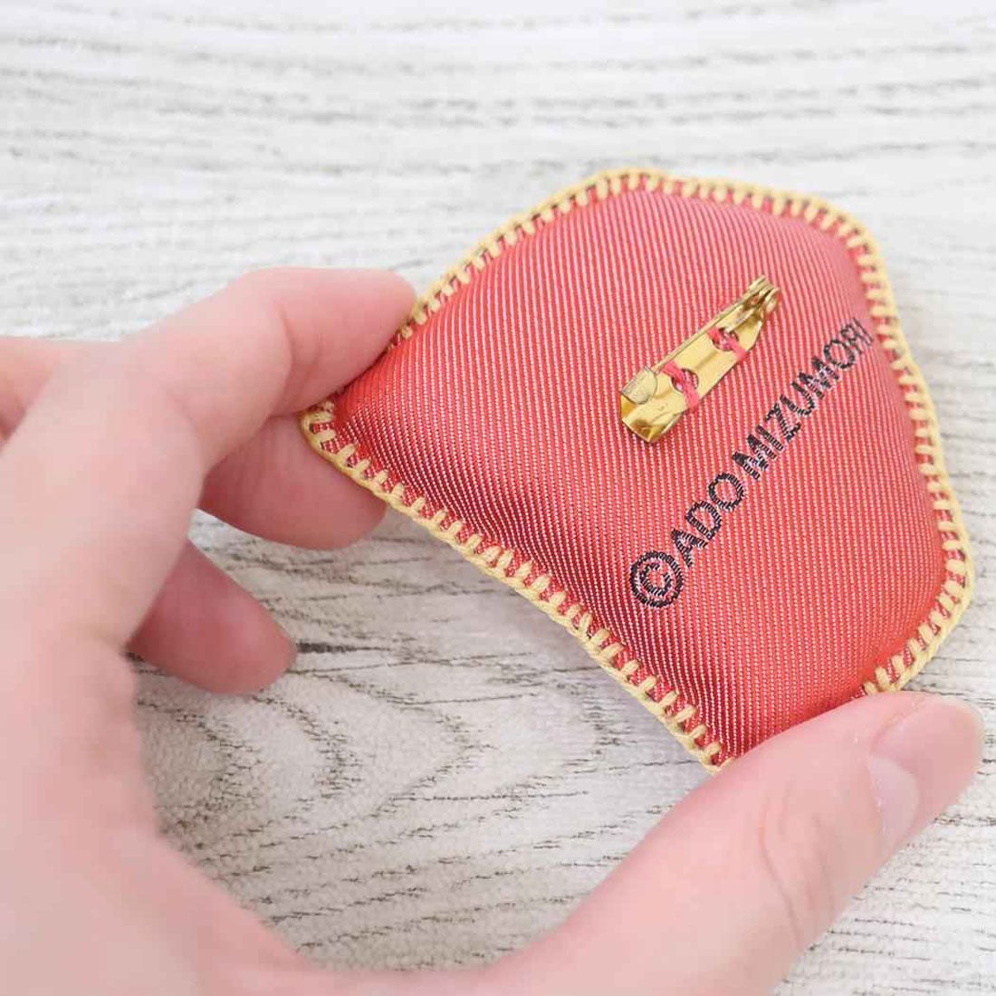 シネマコレクション cinemacollection 水森亜土 バッジ ジャガードブローチ おさげ ワタナベ コレクション雑貨 キャラクター グッズ レッド