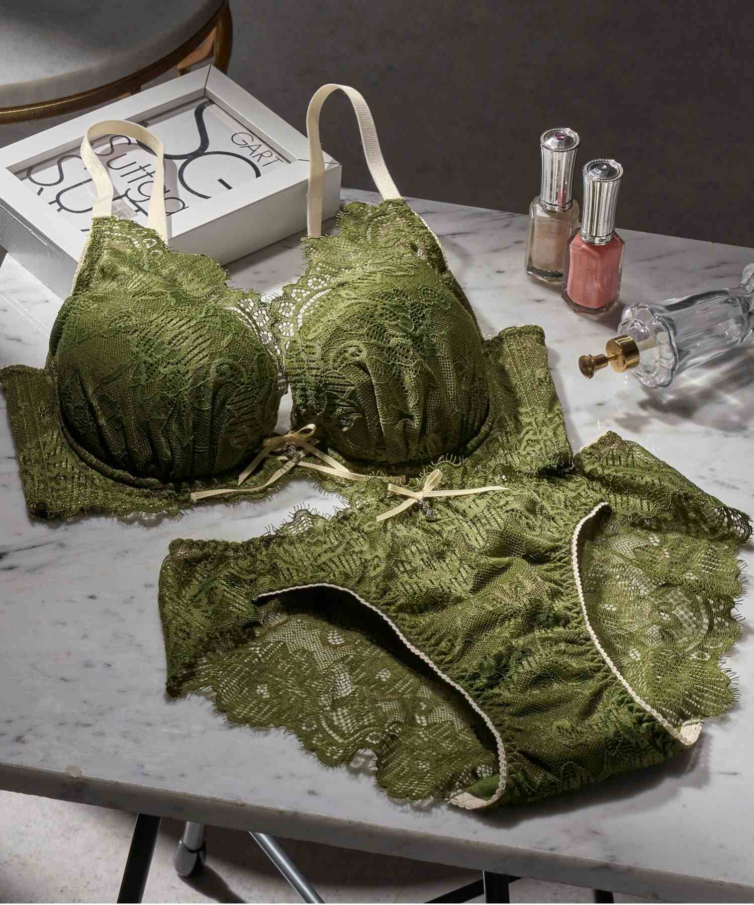 ユナウ YU'NOW モテ谷間のもっちりコンフォートブラ&ショーツ【返品不可商品】 (チェリーレッド) チェリーレッド