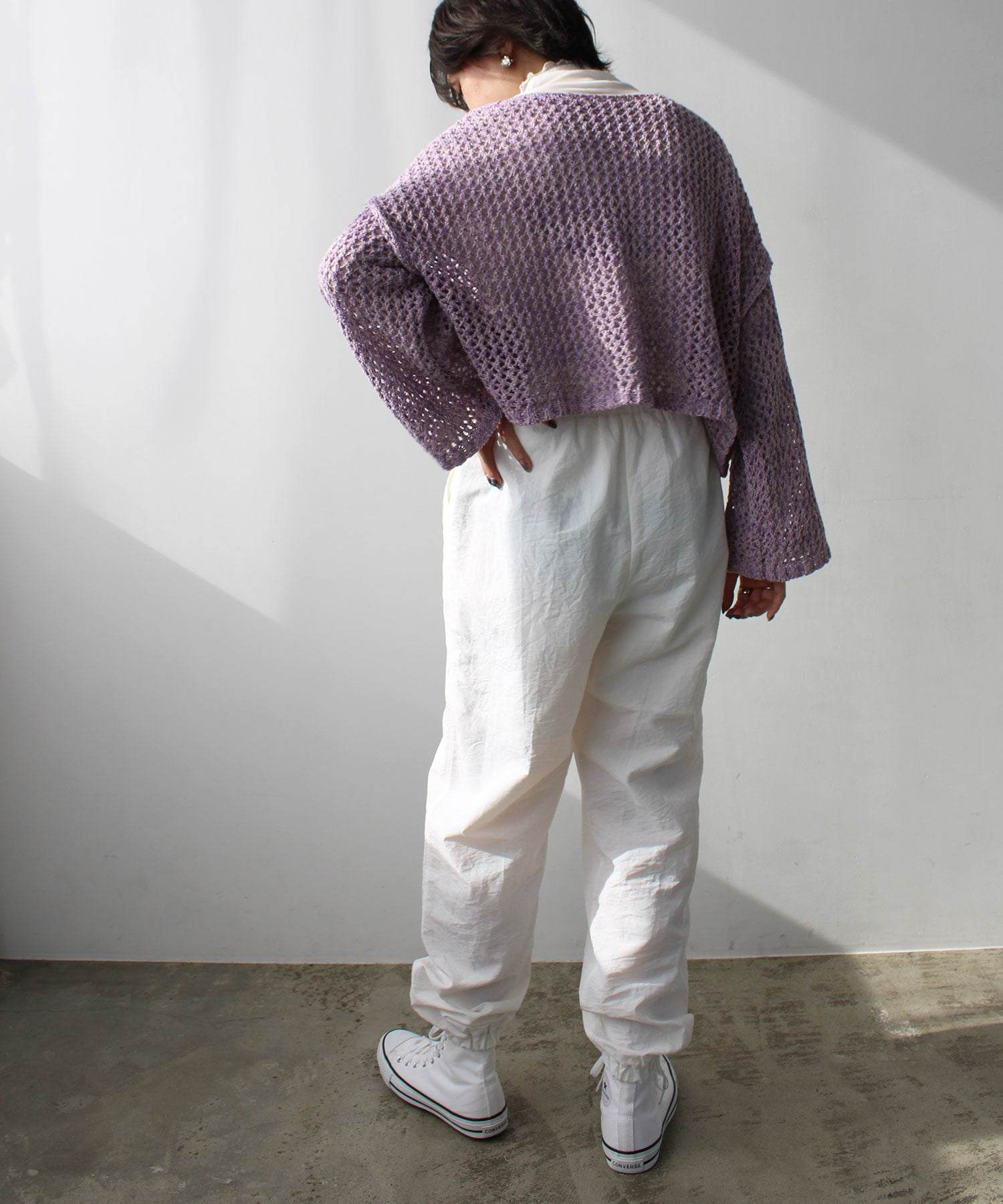 エヌエフ n.f. シャカシャカ素材ジョガーパンツ