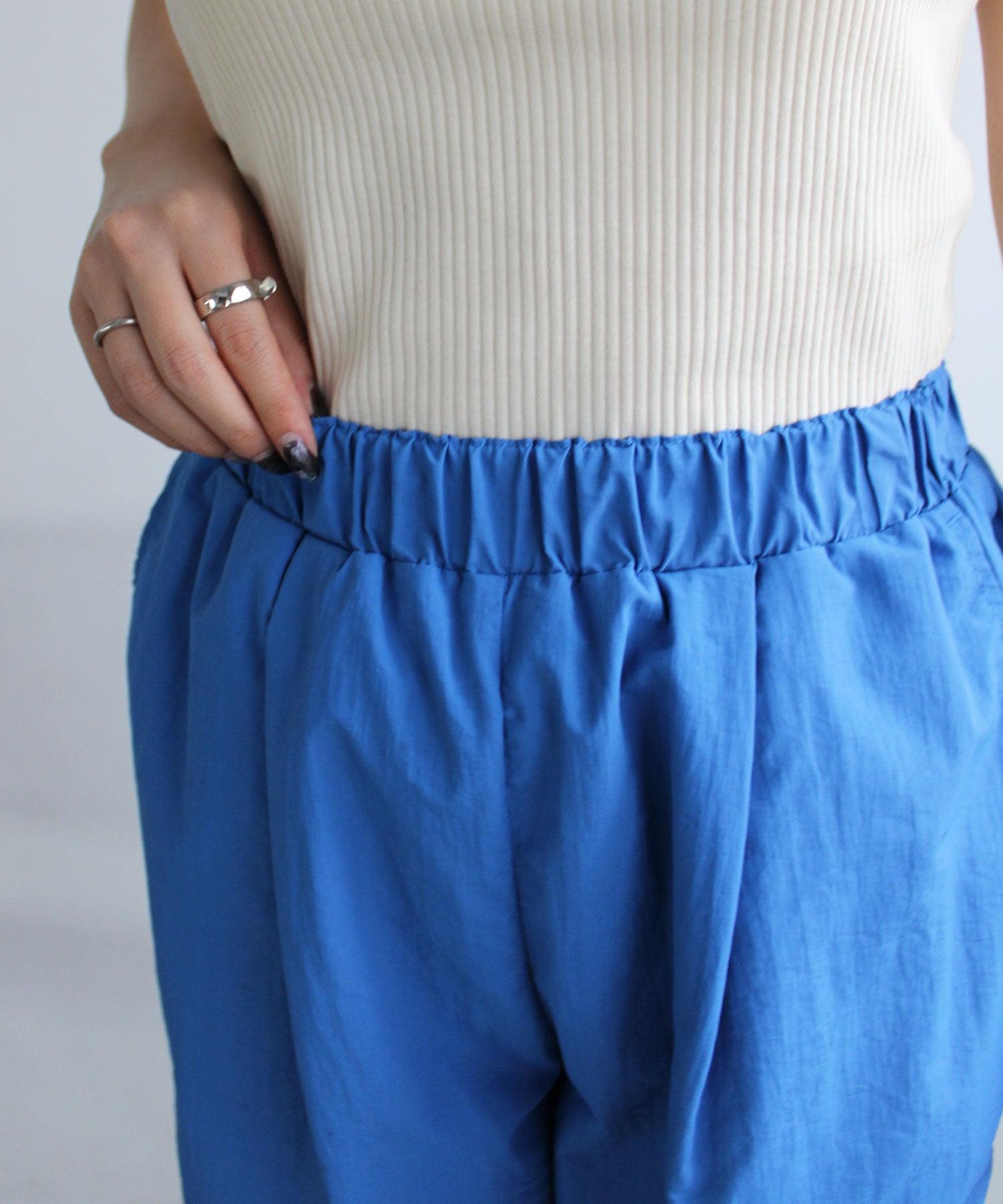 エヌエフ n.f. シャカシャカ素材ジョガーパンツ