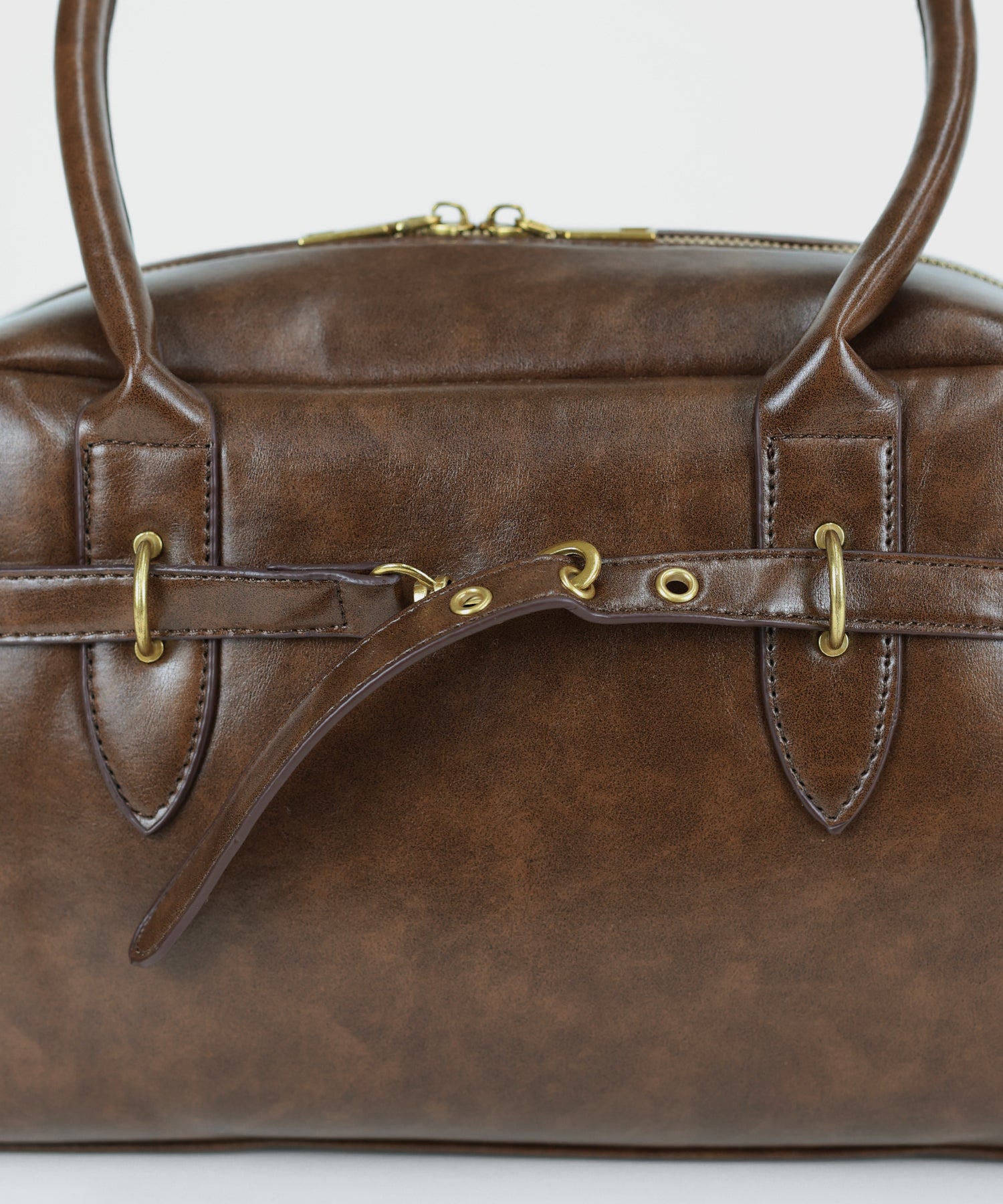 ブルーイースト BLUEEAST ベルトデザインボストンバッグ (ブラック) ブラック