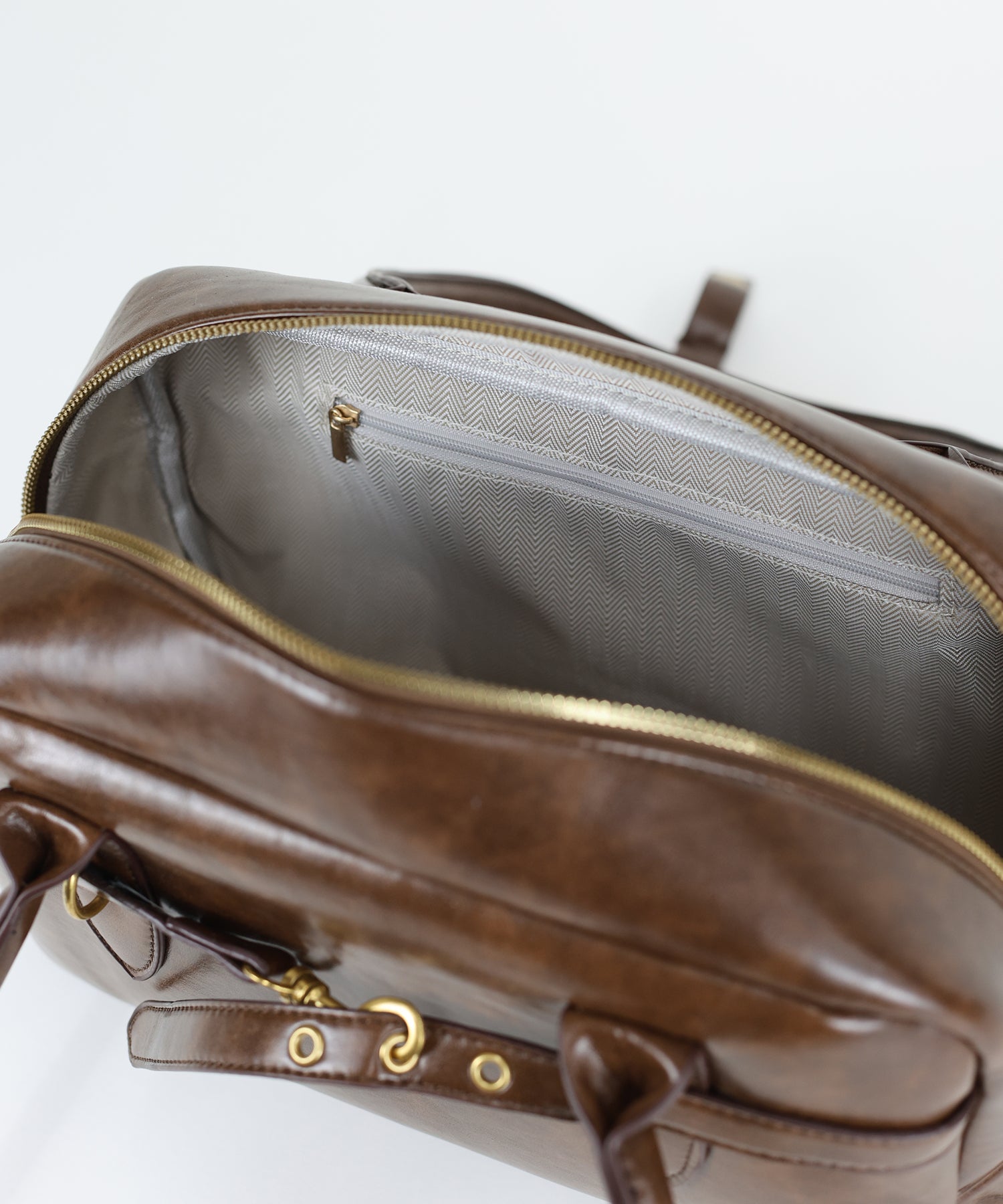 ブルーイースト BLUEEAST ベルトデザインボストンバッグ (ブラック) ブラック