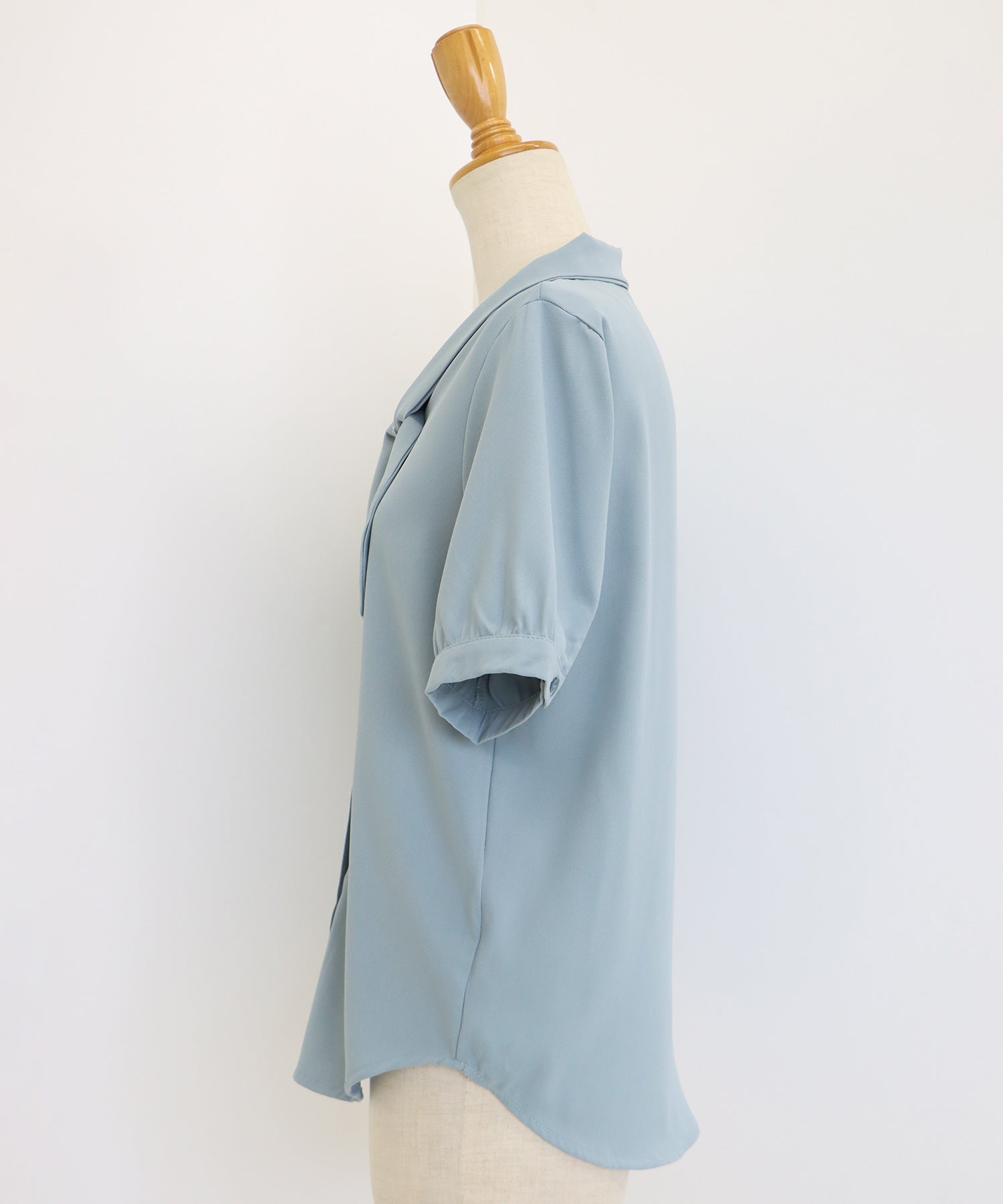 ブルーイースト BLUEEAST リボンタイブラウス