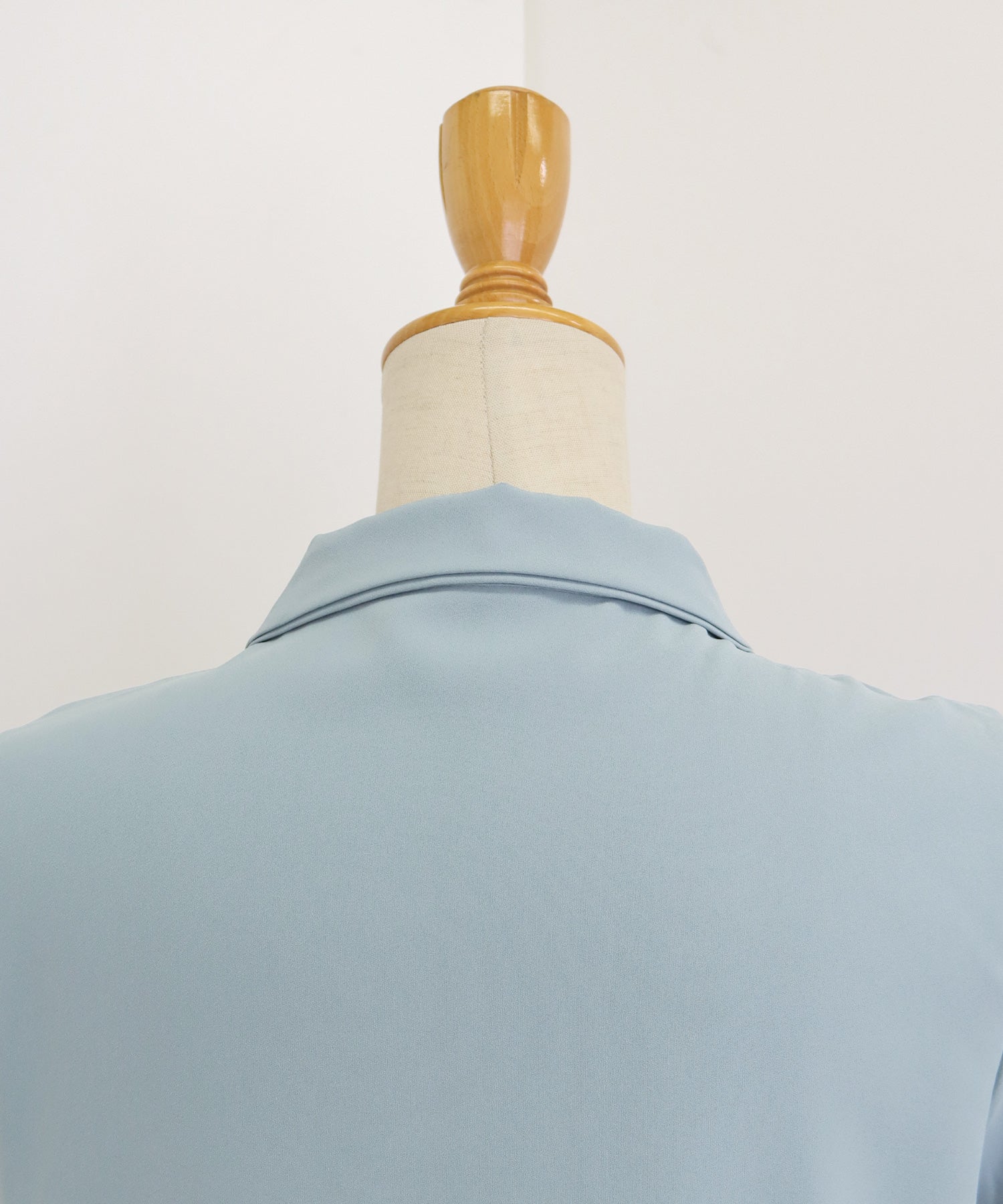 ブルーイースト BLUEEAST リボンタイブラウス