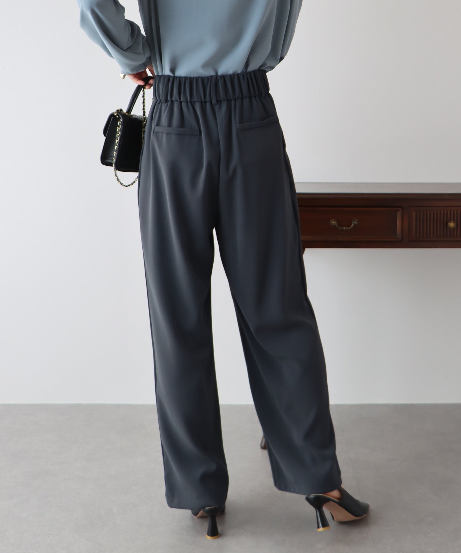 ブルーイースト BLUEEAST ハイウエストツータックスラックス