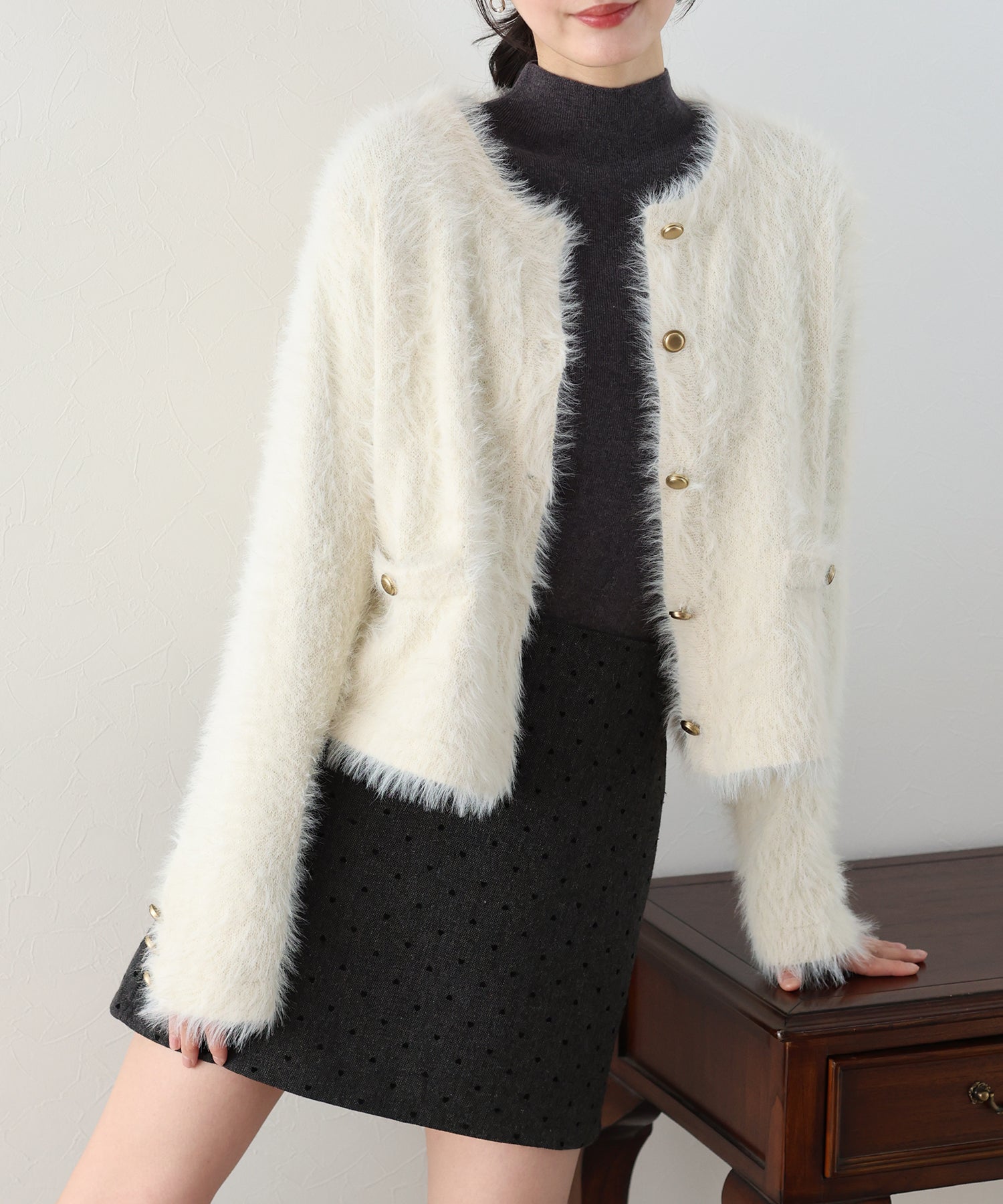 ブルーイースト BLUEEAST 金ボタンシャギーニットジャケット (アイボリー) アイボリー