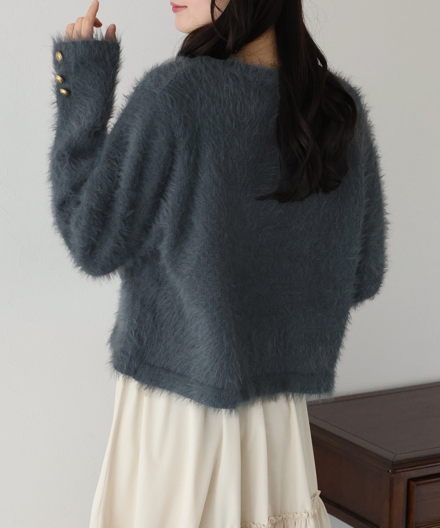 ブルーイースト BLUEEAST 金ボタンシャギーニットジャケット (アイボリー) アイボリー