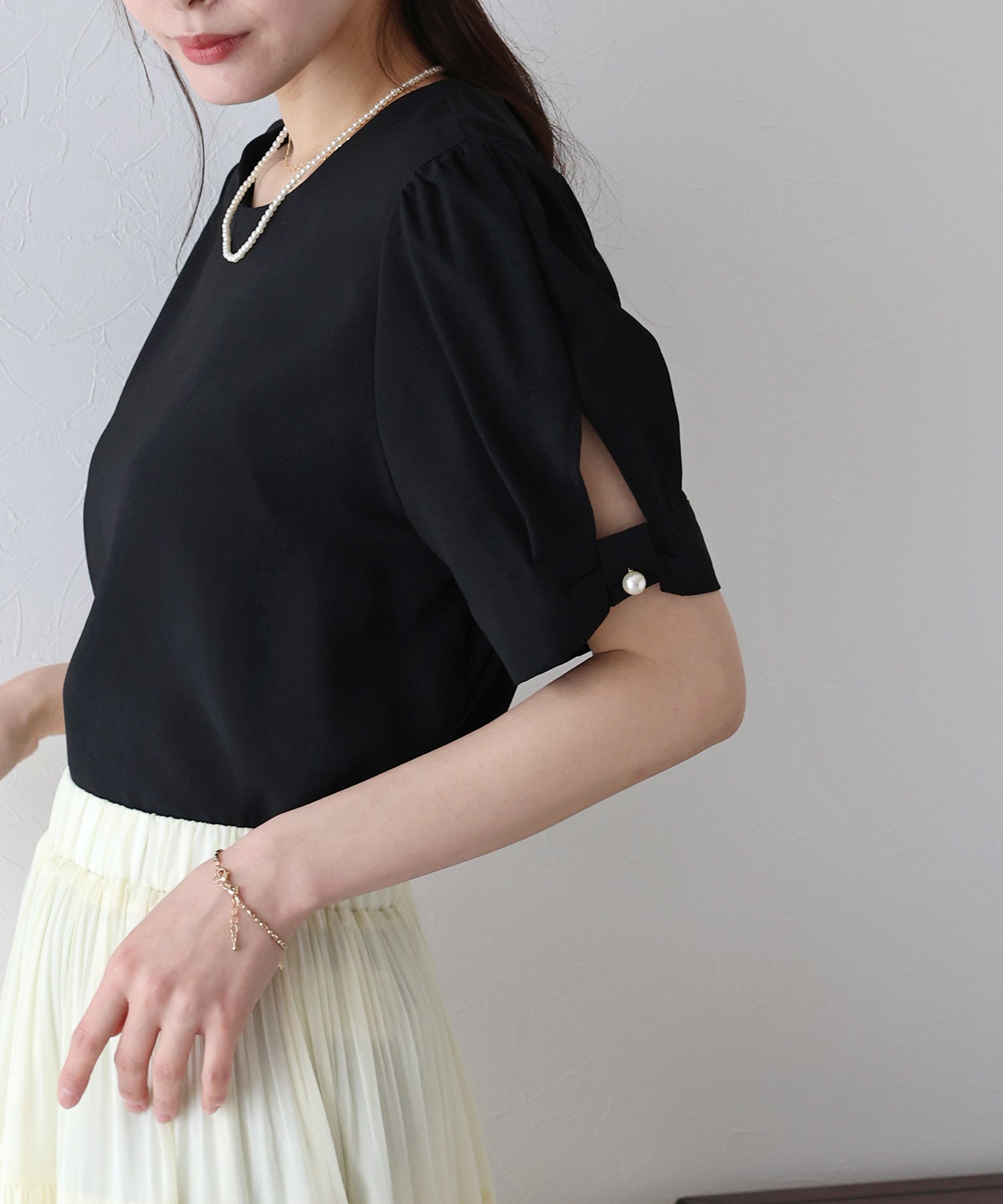 ブルーイースト BLUEEAST パールボタン麻調ブラウス (ブラック) ブラック