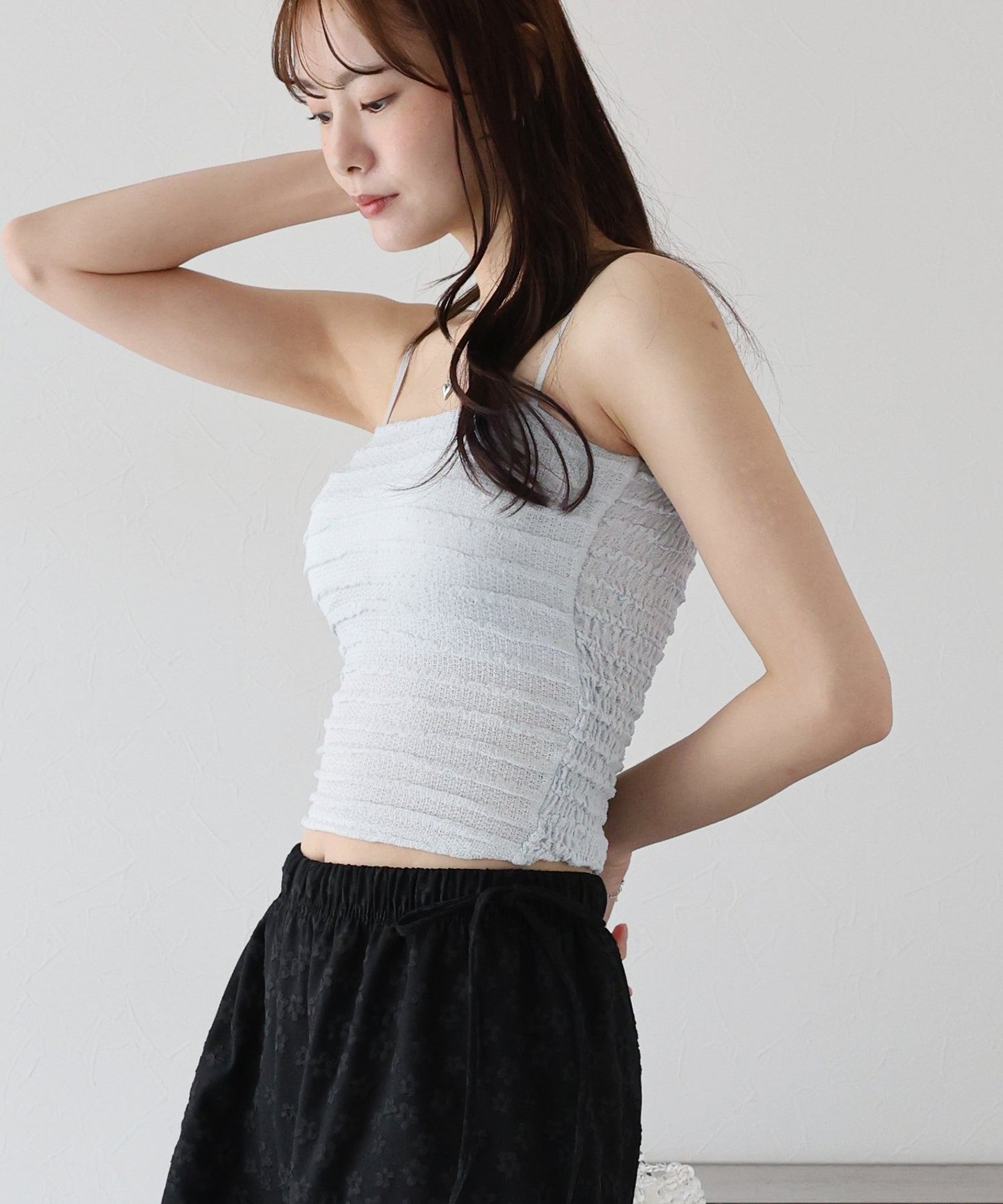 ブルーイースト BLUEEAST カップ付きシャーリングキャミソール (ブルー) ブルー