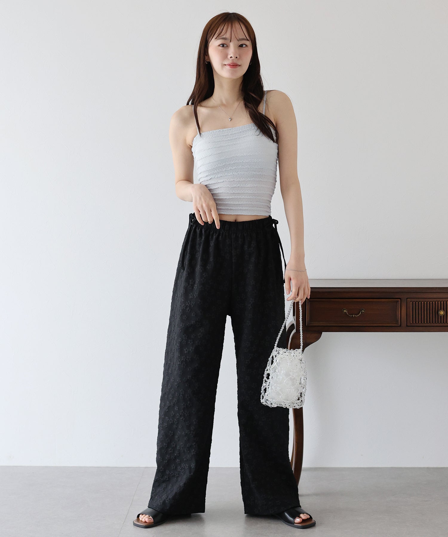 ブルーイースト BLUEEAST カップ付きシャーリングキャミソール (ブルー) ブルー