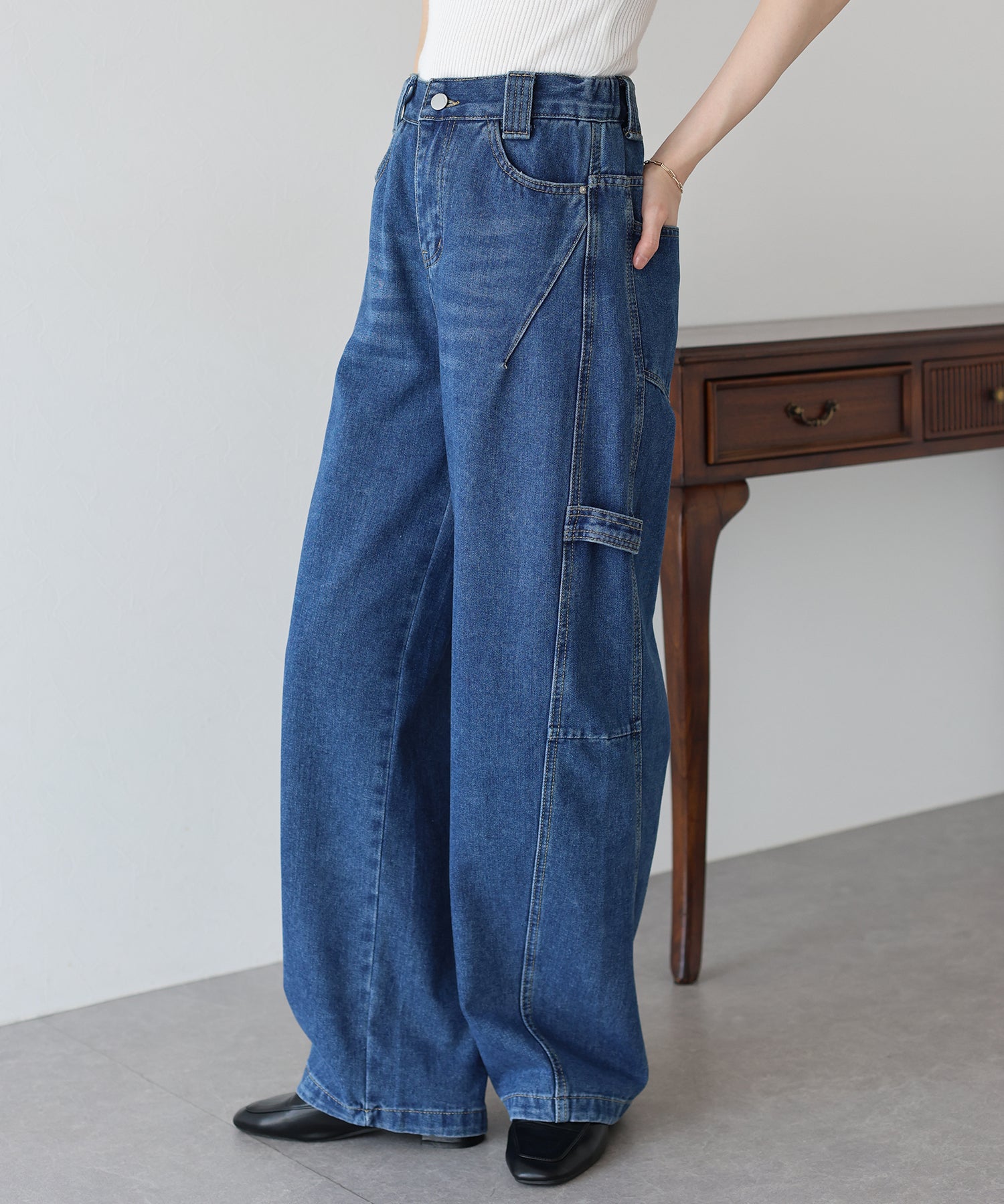 ブルーイースト BLUEEAST バックゴムペインターカーブデニムパンツ (ネイビー) ネイビー