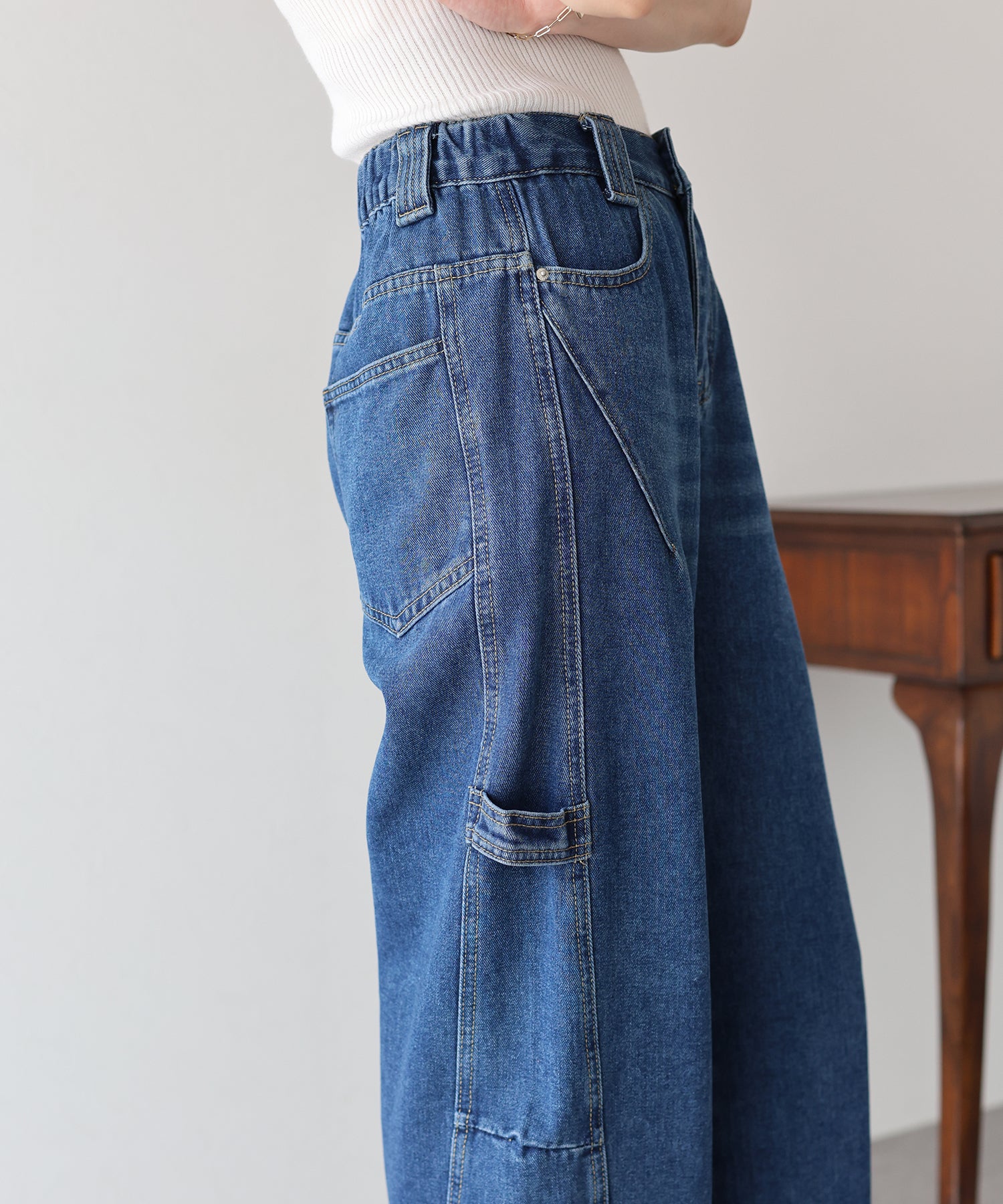 ブルーイースト BLUEEAST バックゴムペインターカーブデニムパンツ (ネイビー) ネイビー