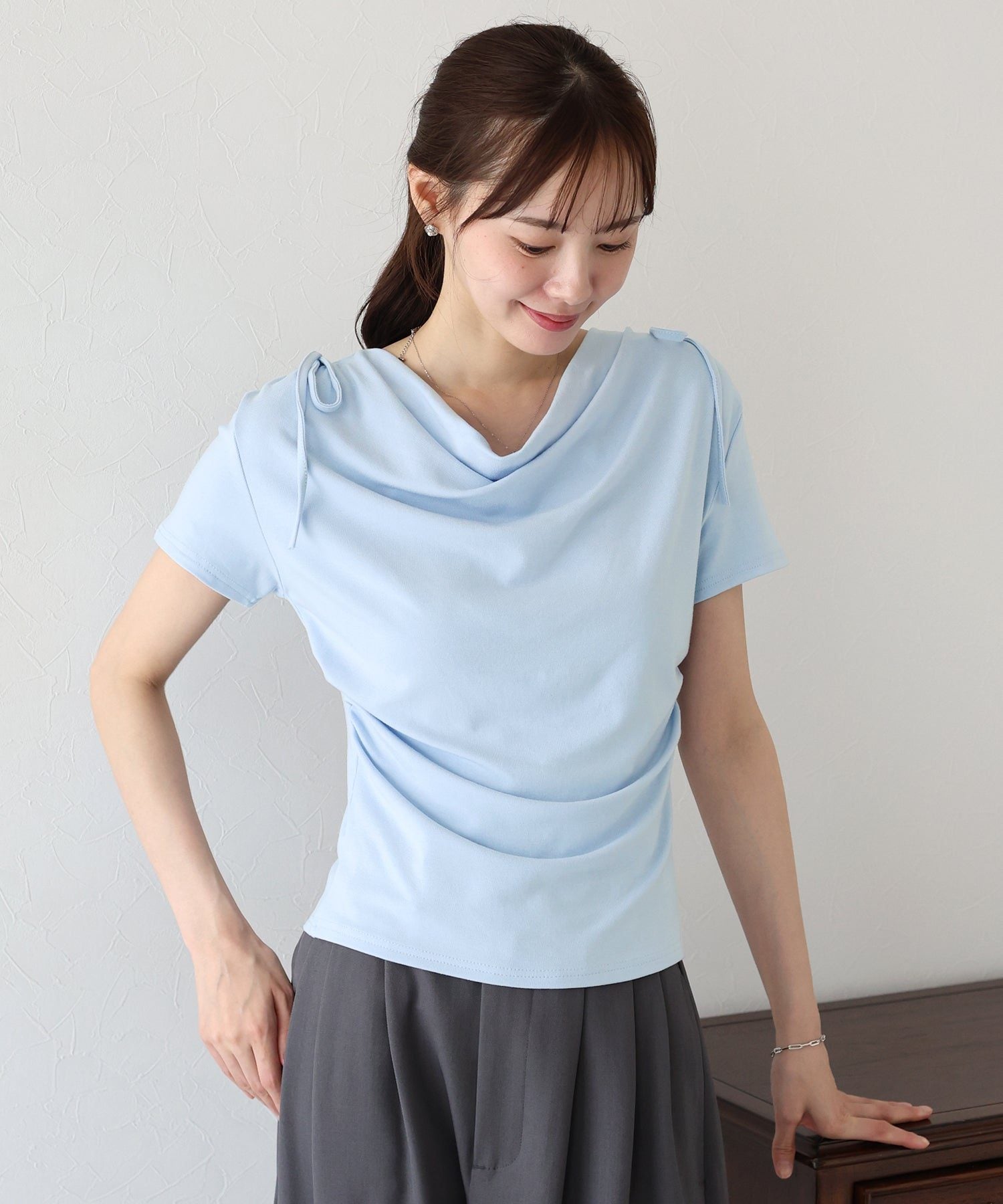 ブルーイースト BLUEEAST 肩リボンドレープカットソー (ホワイト) ホワイト