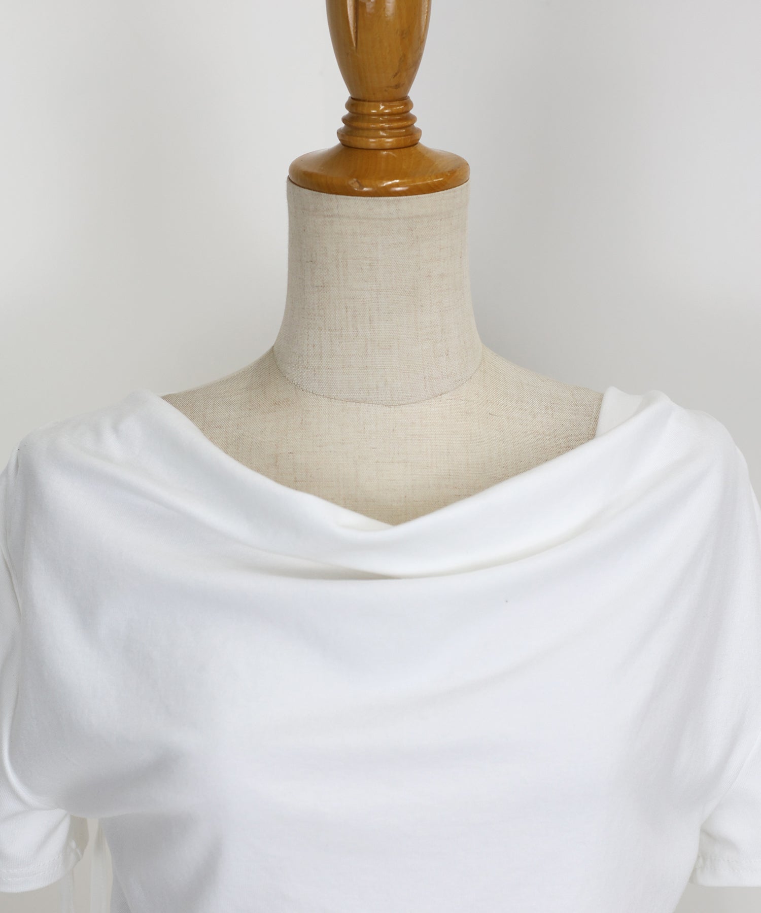 ブルーイースト BLUEEAST 肩リボンドレープカットソー (ホワイト) ホワイト