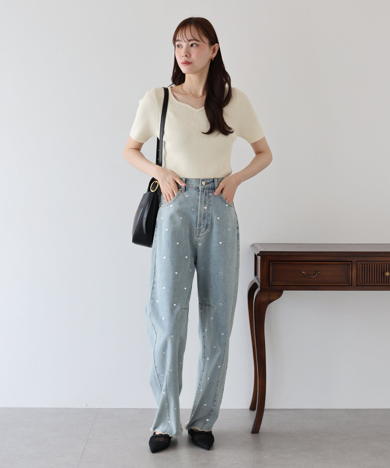 ブルーイースト BLUEEAST ハートネックリブニット (ブラウン) ブラウン