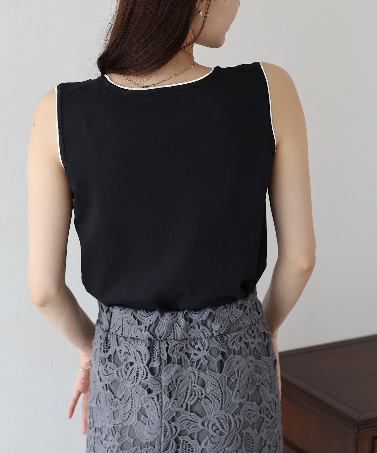 ブルーイースト BLUEEAST 配色ノースリーブニット (アイボリー) アイボリー