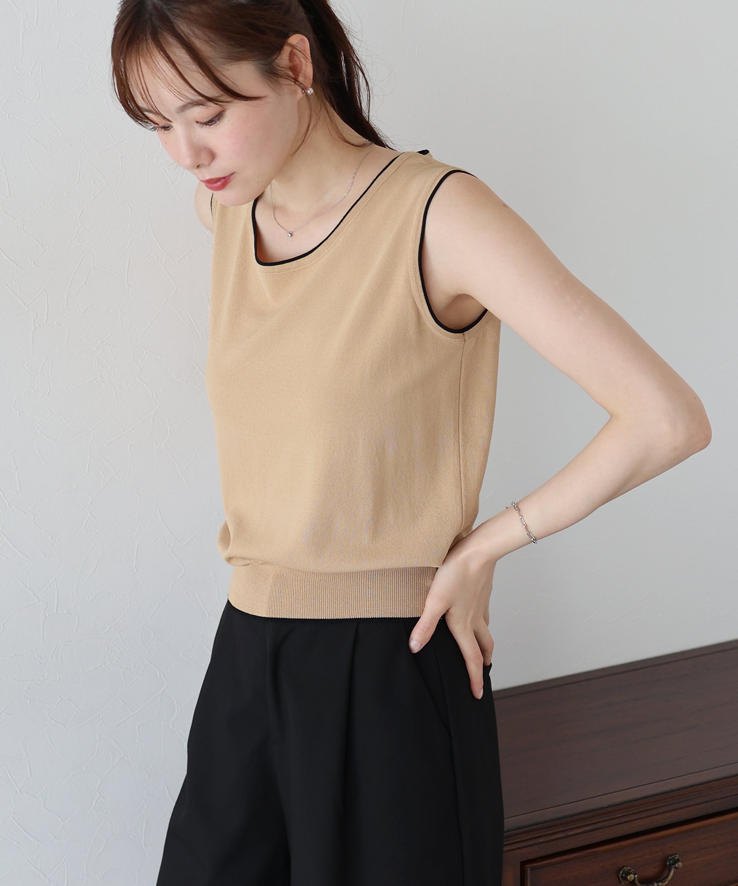 ブルーイースト BLUEEAST 配色ノースリーブニット (アイボリー) アイボリー