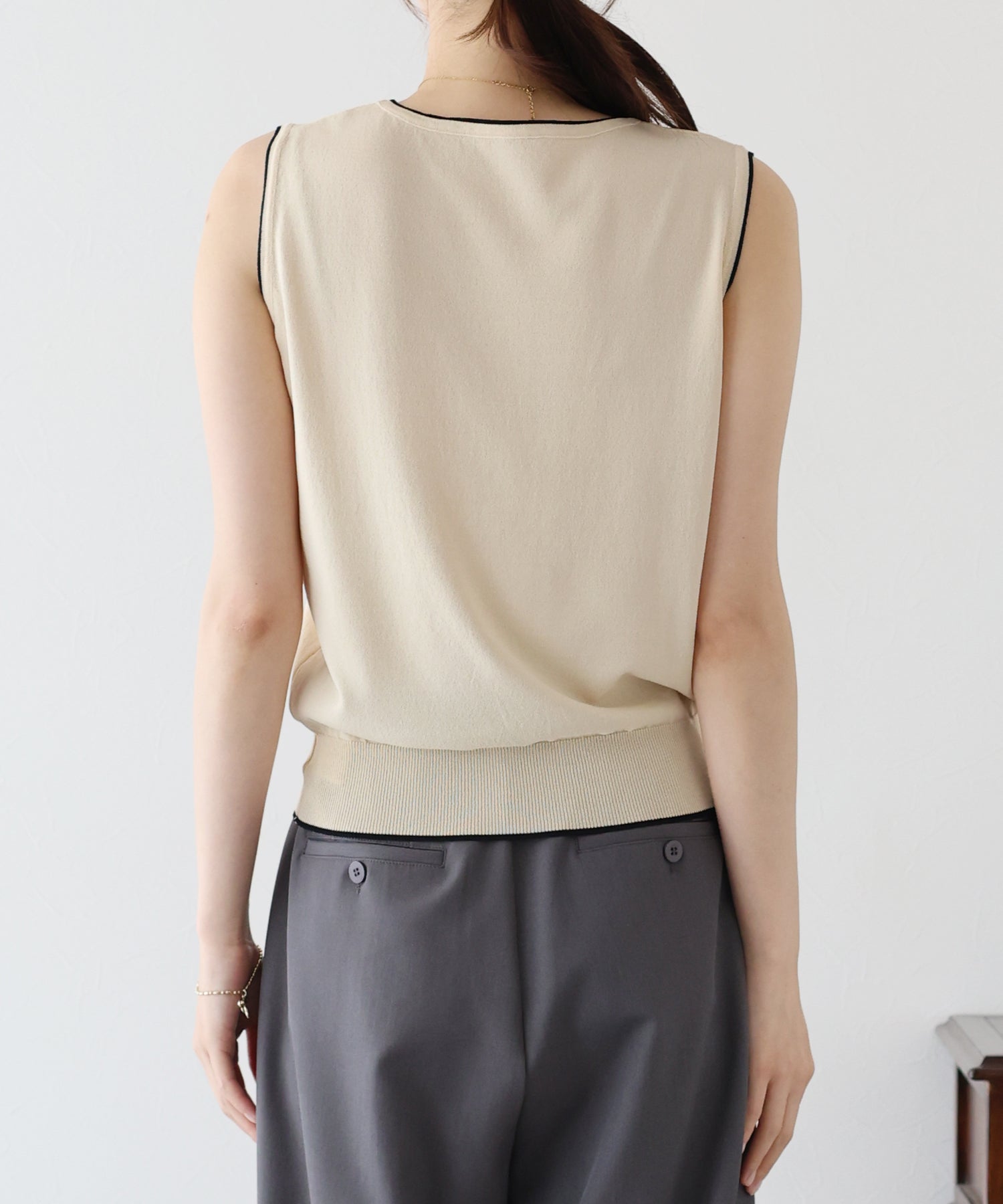 ブルーイースト BLUEEAST 配色ノースリーブニット (アイボリー) アイボリー