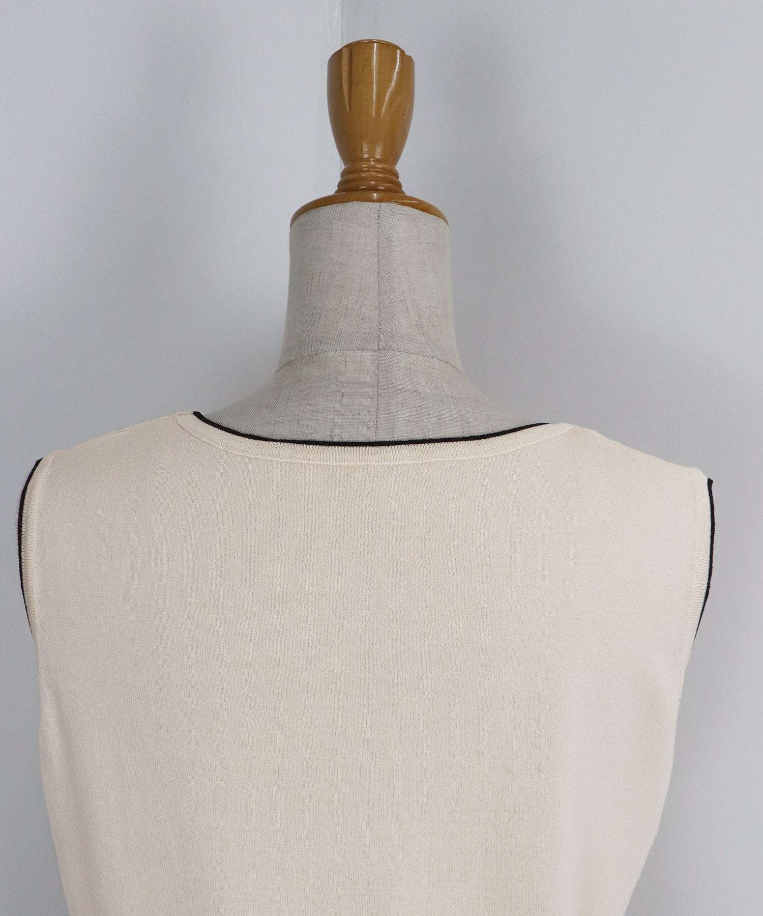 ブルーイースト BLUEEAST 配色ノースリーブニット (アイボリー) アイボリー