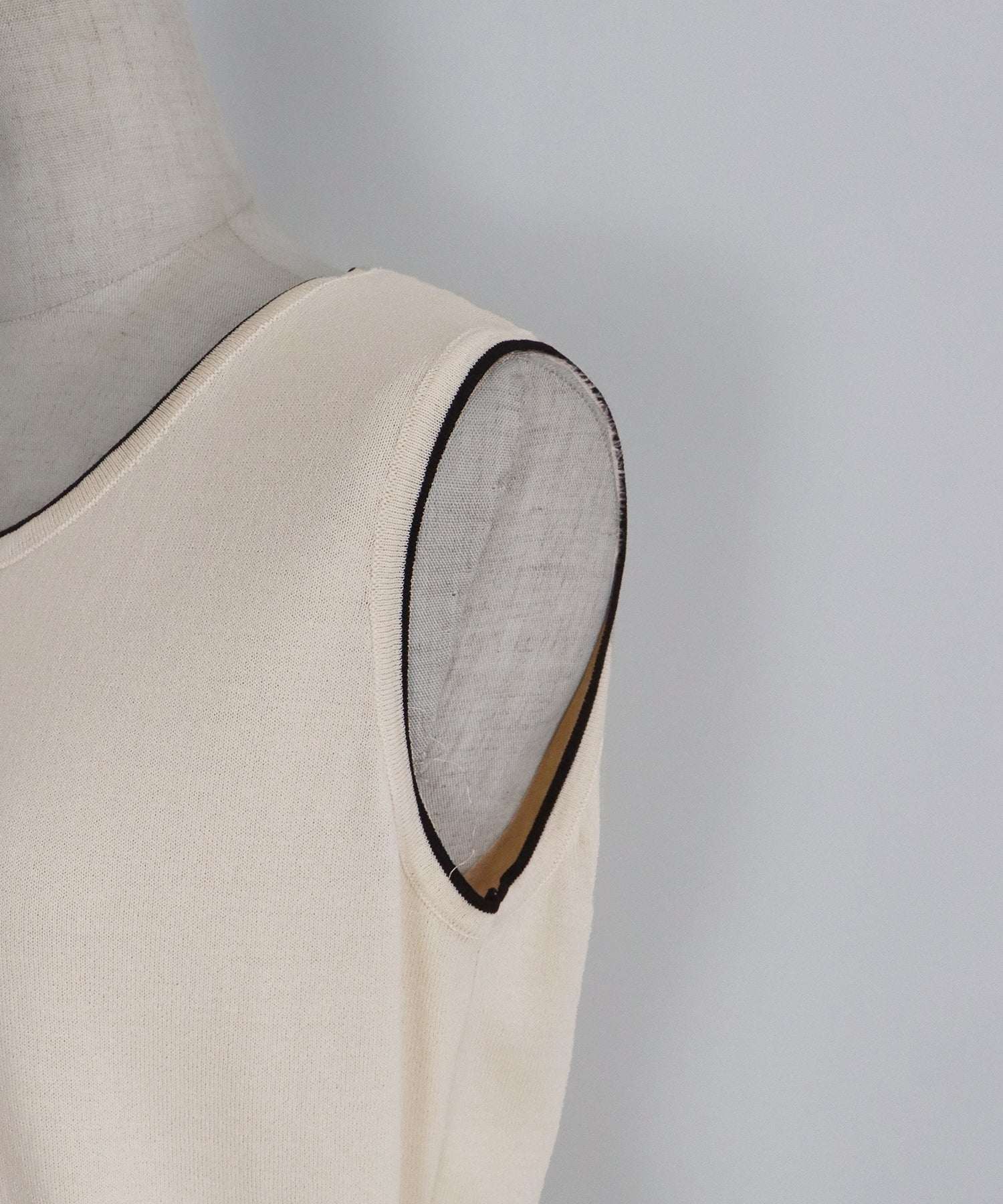 ブルーイースト BLUEEAST 配色ノースリーブニット (アイボリー) アイボリー