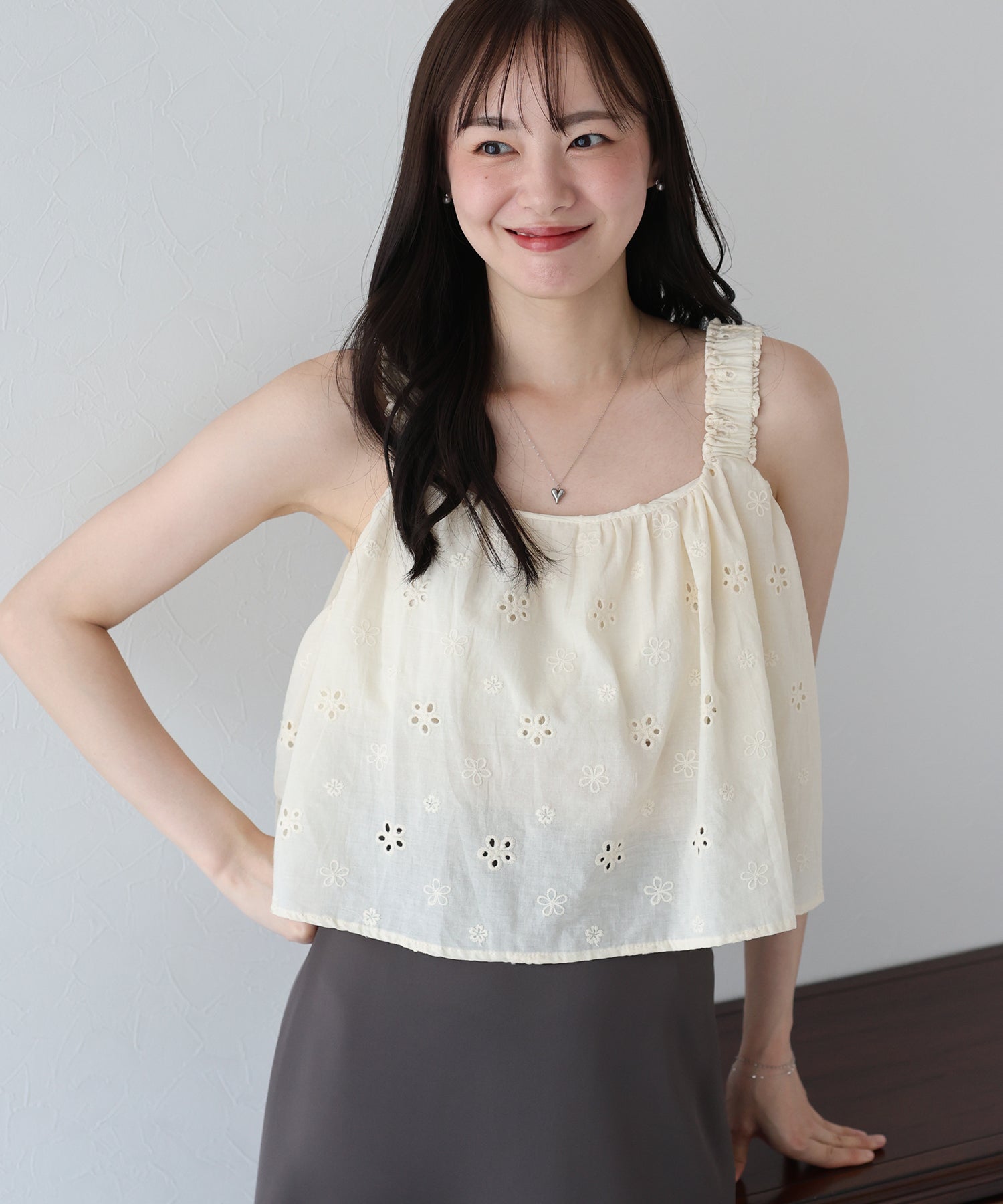 ブルーイースト BLUEEAST コットンレースキャミブラウス (アイボリー) アイボリー