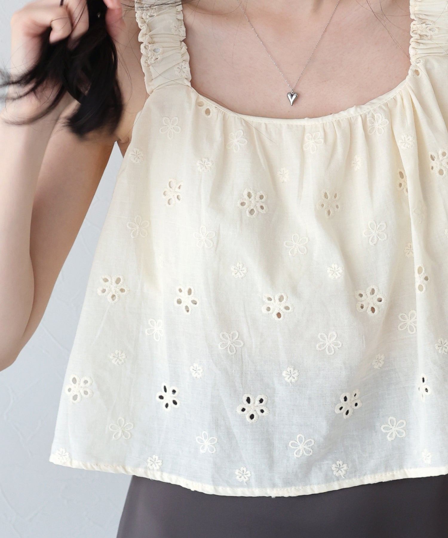 ブルーイースト BLUEEAST コットンレースキャミブラウス (アイボリー) アイボリー