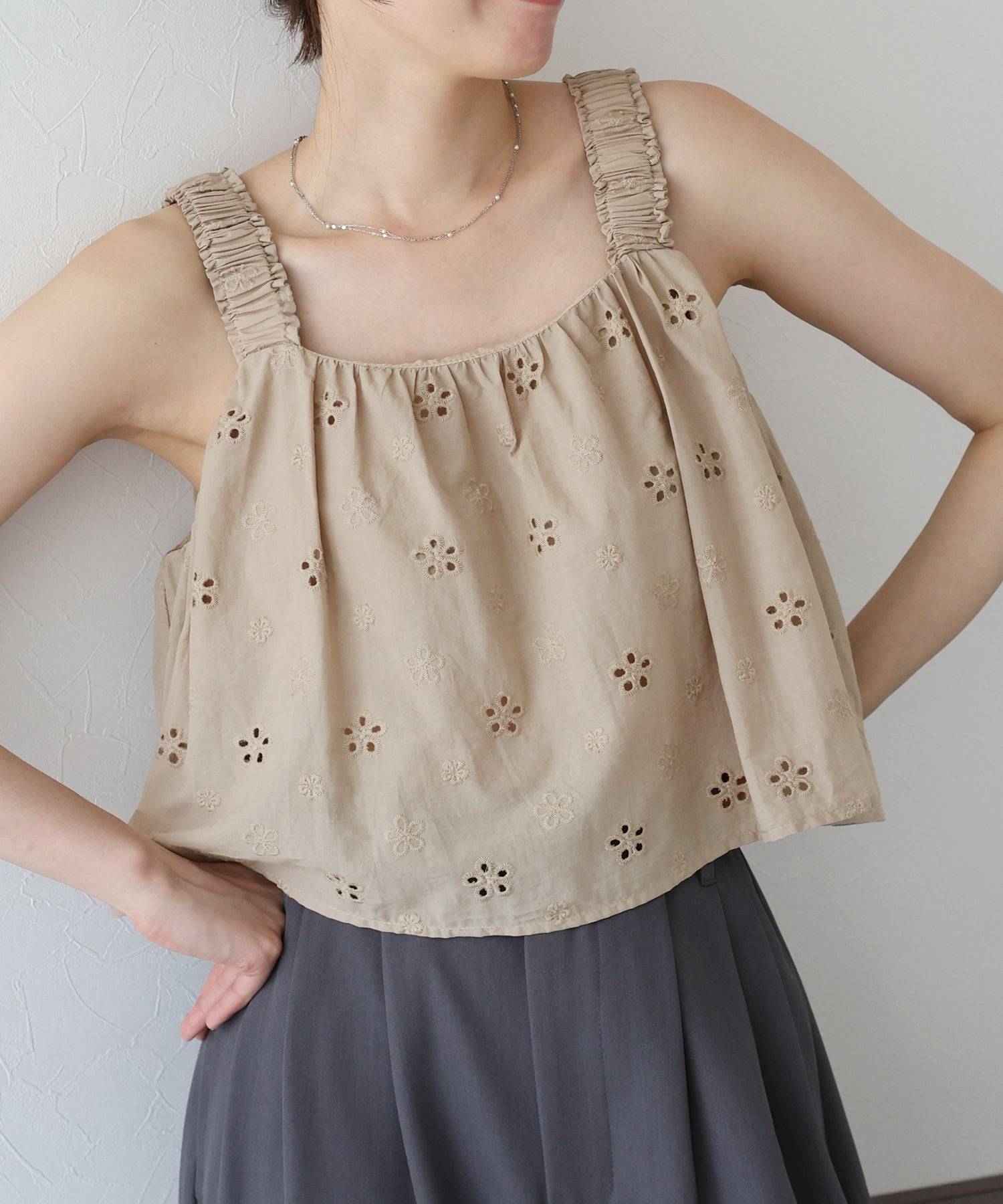 ブルーイースト BLUEEAST コットンレースキャミブラウス (アイボリー) アイボリー