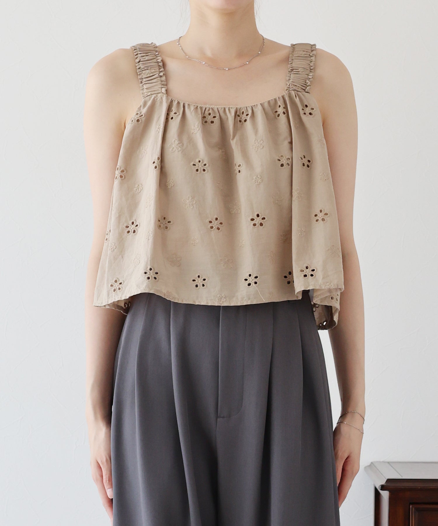 ブルーイースト BLUEEAST コットンレースキャミブラウス (アイボリー) アイボリー