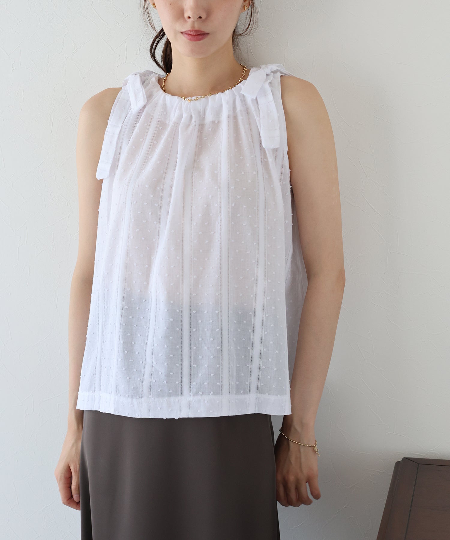 ブルーイースト BLUEEAST ドットジャガードリボンブラウス (ブラック) ブラック