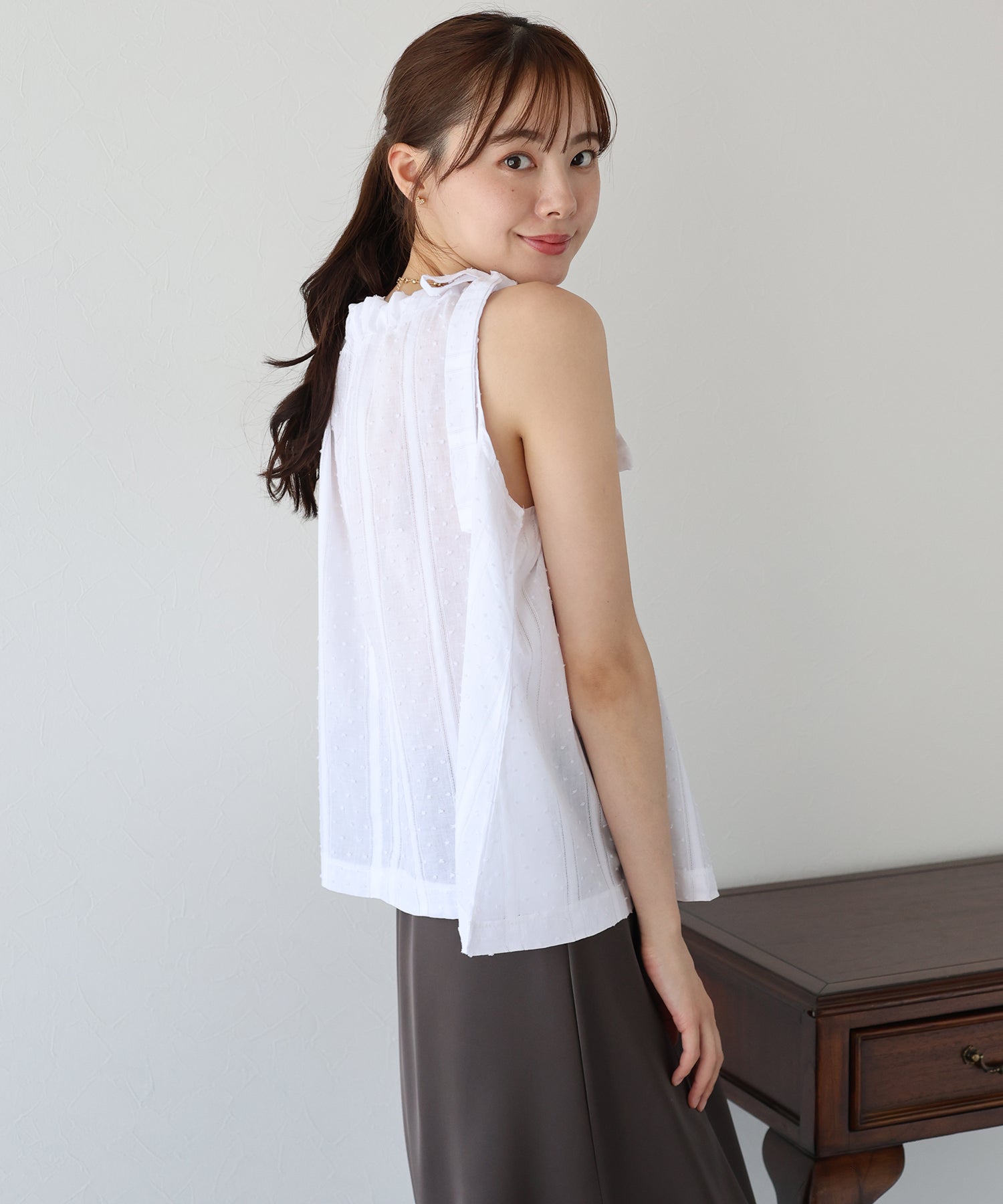 ブルーイースト BLUEEAST ドットジャガードリボンブラウス (ブラック) ブラック