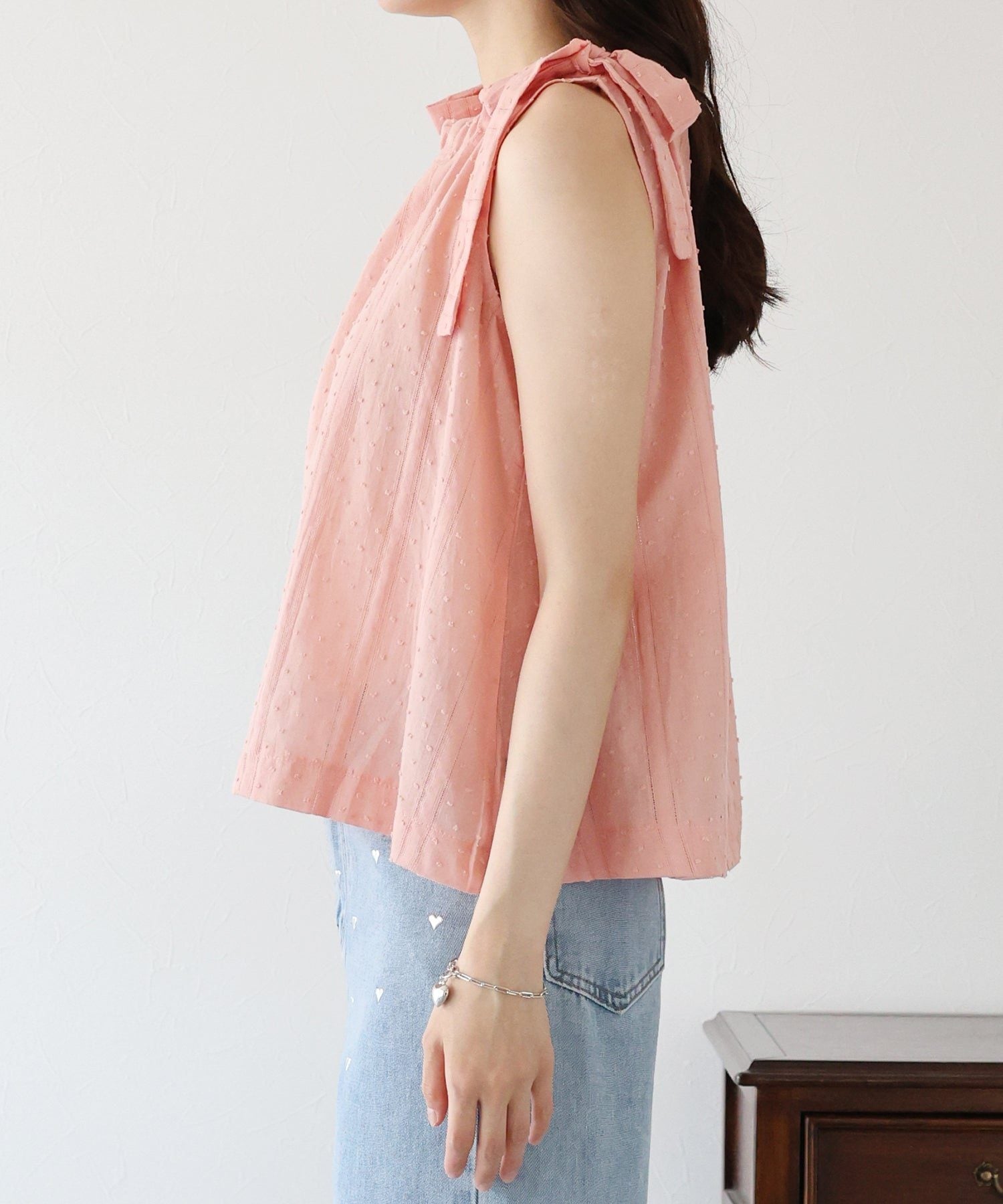 ブルーイースト BLUEEAST ドットジャガードリボンブラウス (ブラック) ブラック