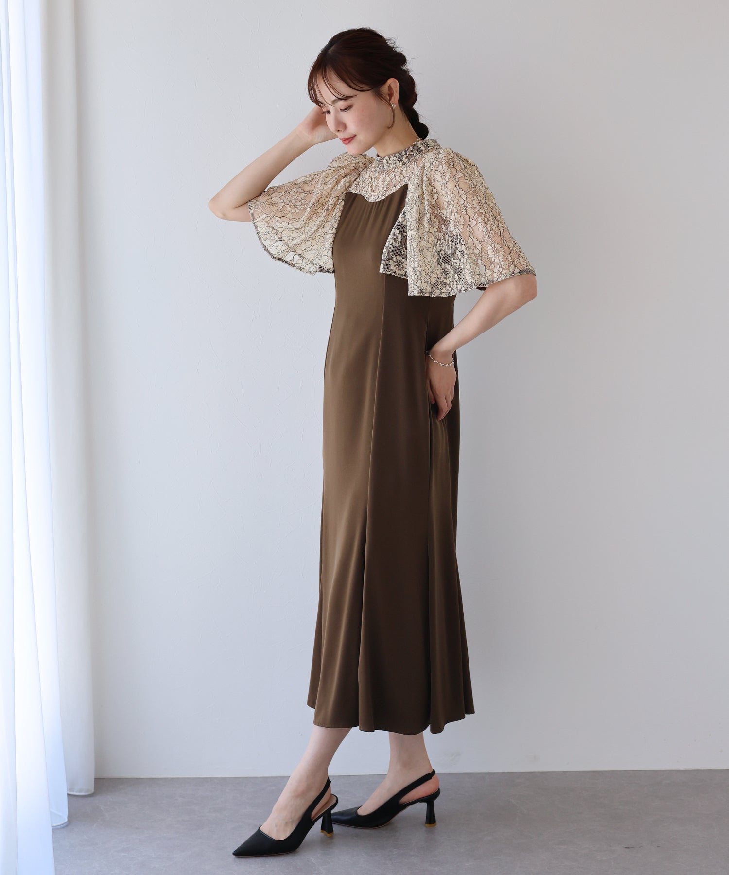 ブルーイースト BLUEEAST ボリュームフレアスリーブマーメイドドレス (ブラウン) ブラウン