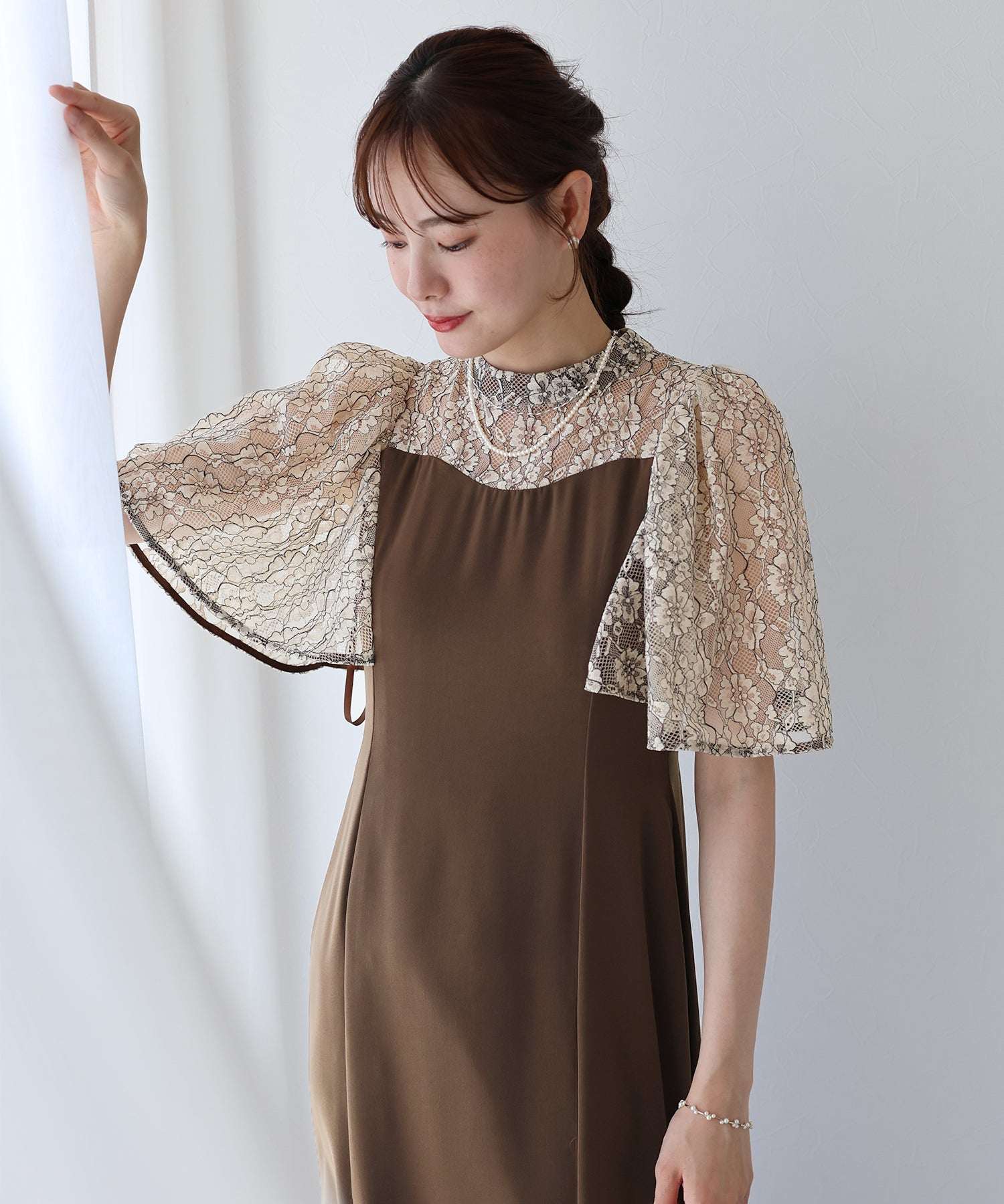 ブルーイースト BLUEEAST ボリュームフレアスリーブマーメイドドレス (ブラウン) ブラウン