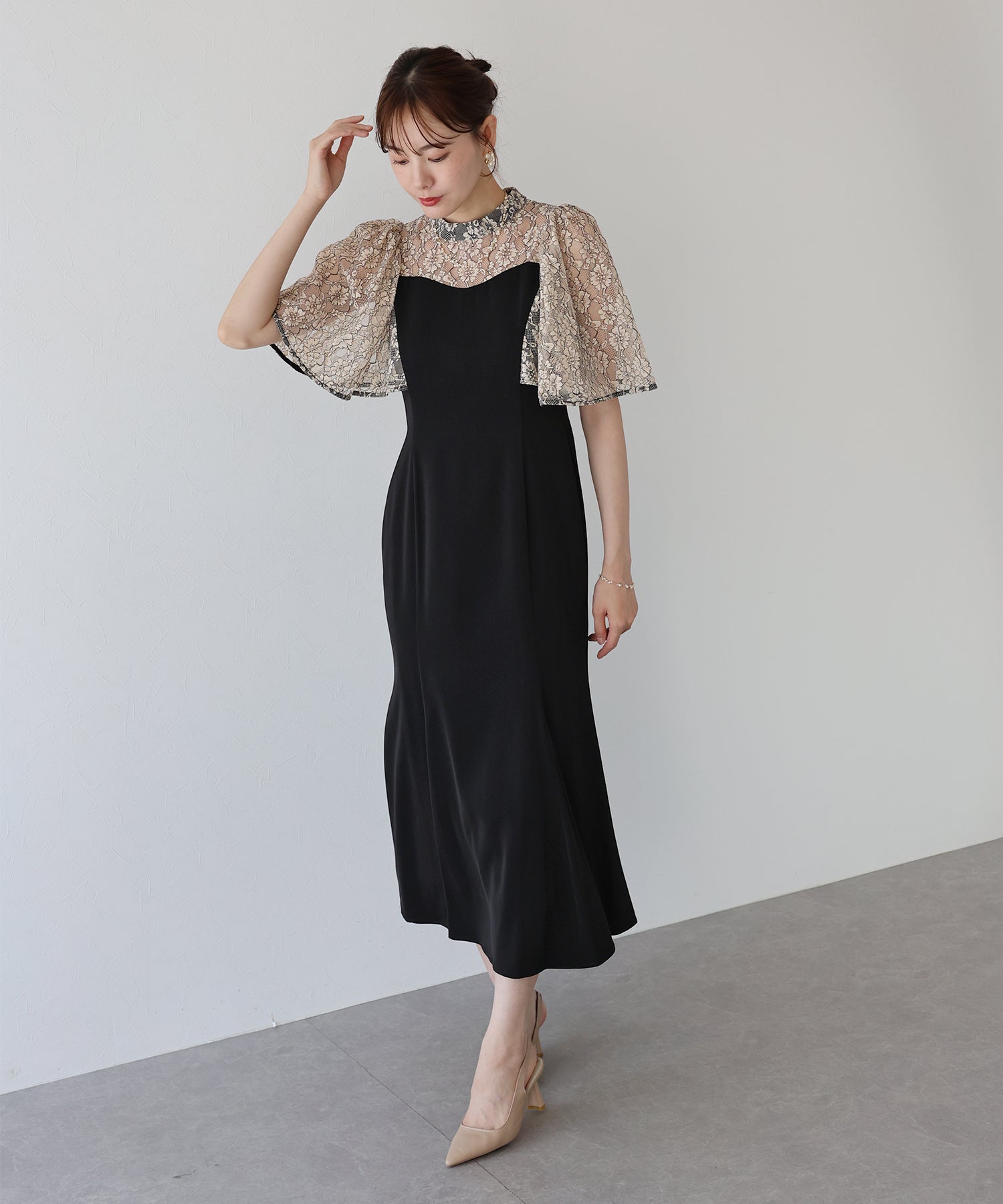 ブルーイースト BLUEEAST ボリュームフレアスリーブマーメイドドレス (ブラウン) ブラウン