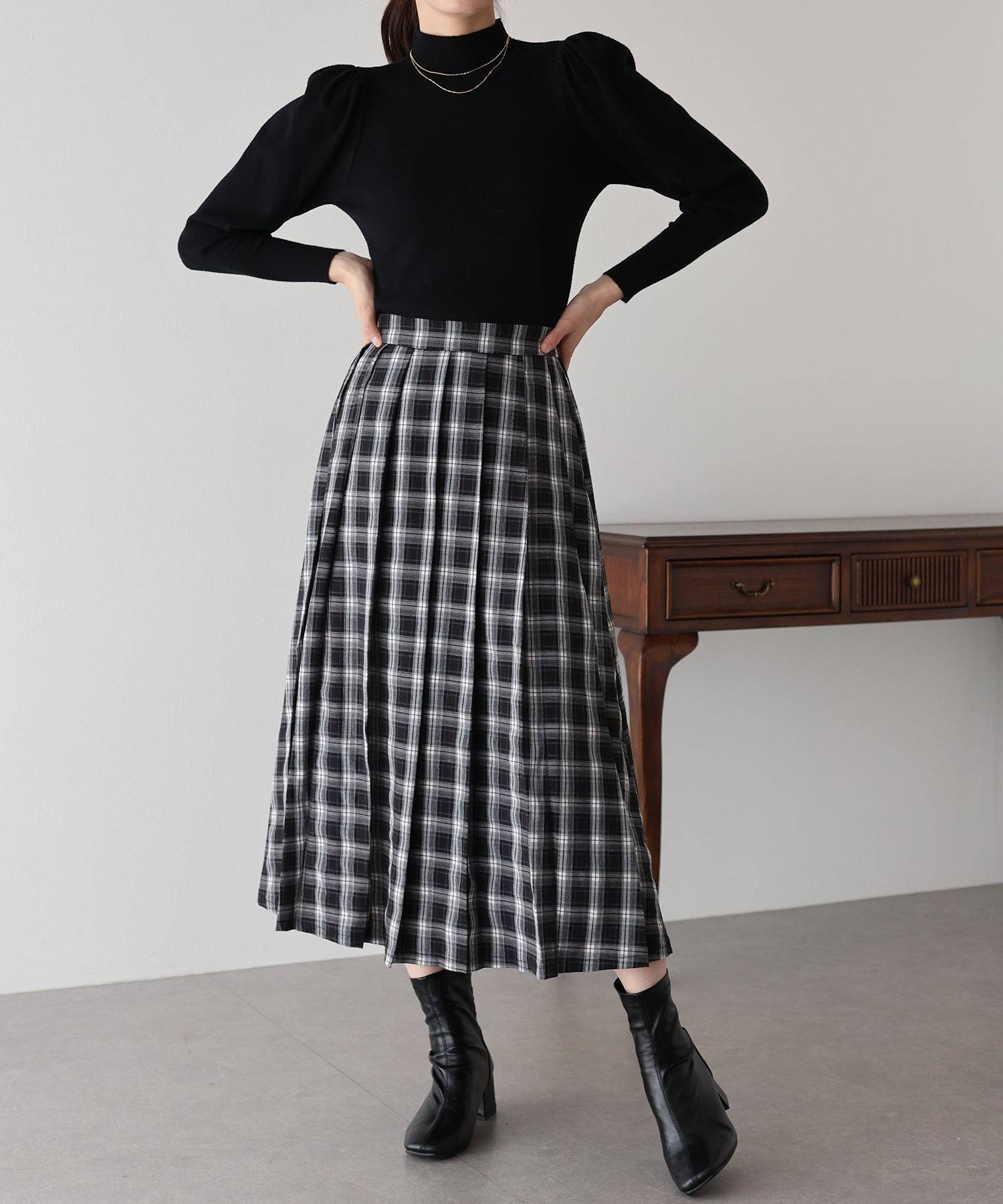 ブルーイースト BLUEEAST ロングプリーツスカート (ブラック系) ブラック系