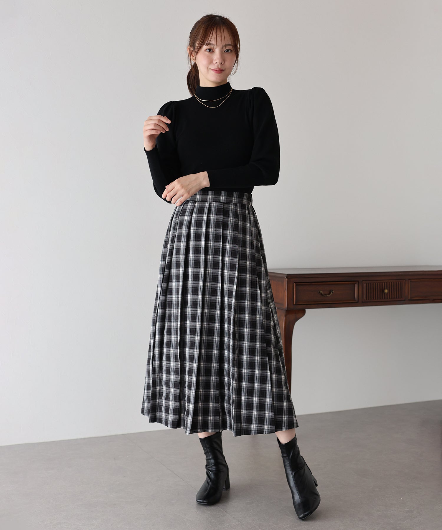 ブルーイースト BLUEEAST ロングプリーツスカート (ブラック系) ブラック系