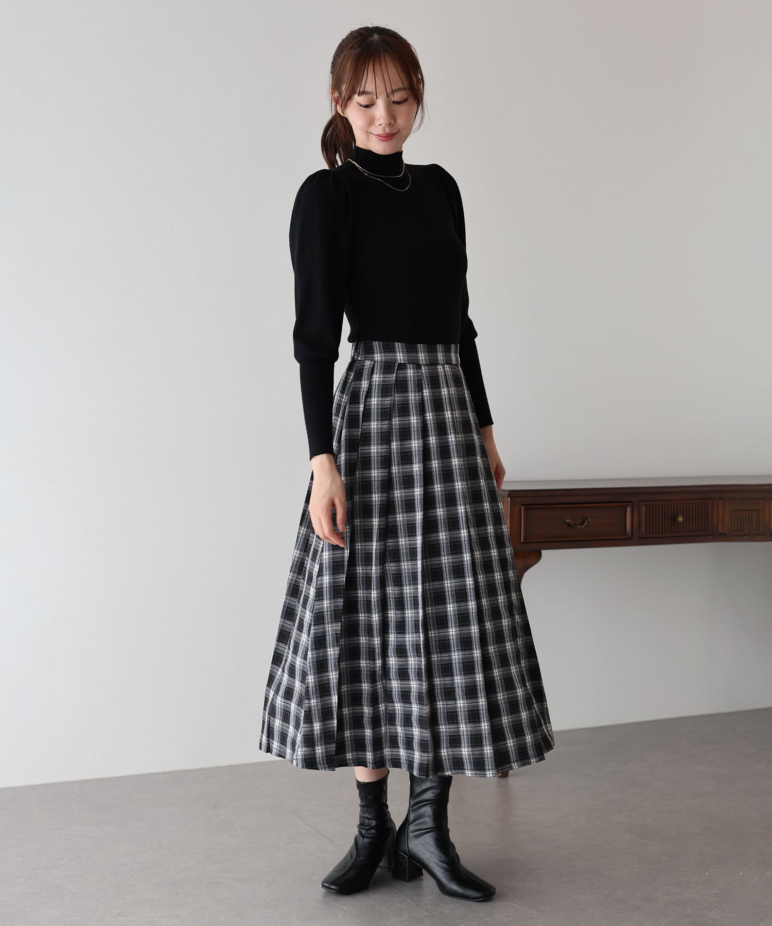 ブルーイースト BLUEEAST ロングプリーツスカート (ブラック系) ブラック系