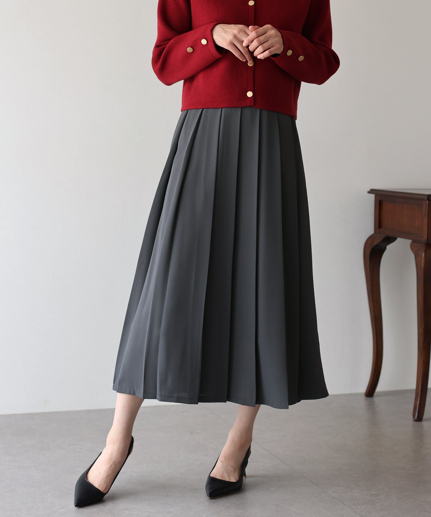 ブルーイースト BLUEEAST ロングプリーツスカート (ブラック系) ブラック系