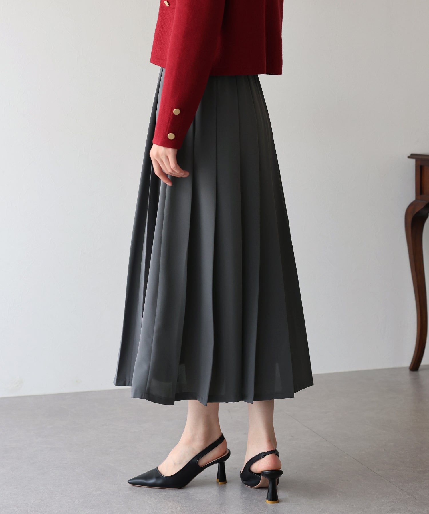 ブルーイースト BLUEEAST ロングプリーツスカート (ブラック系) ブラック系