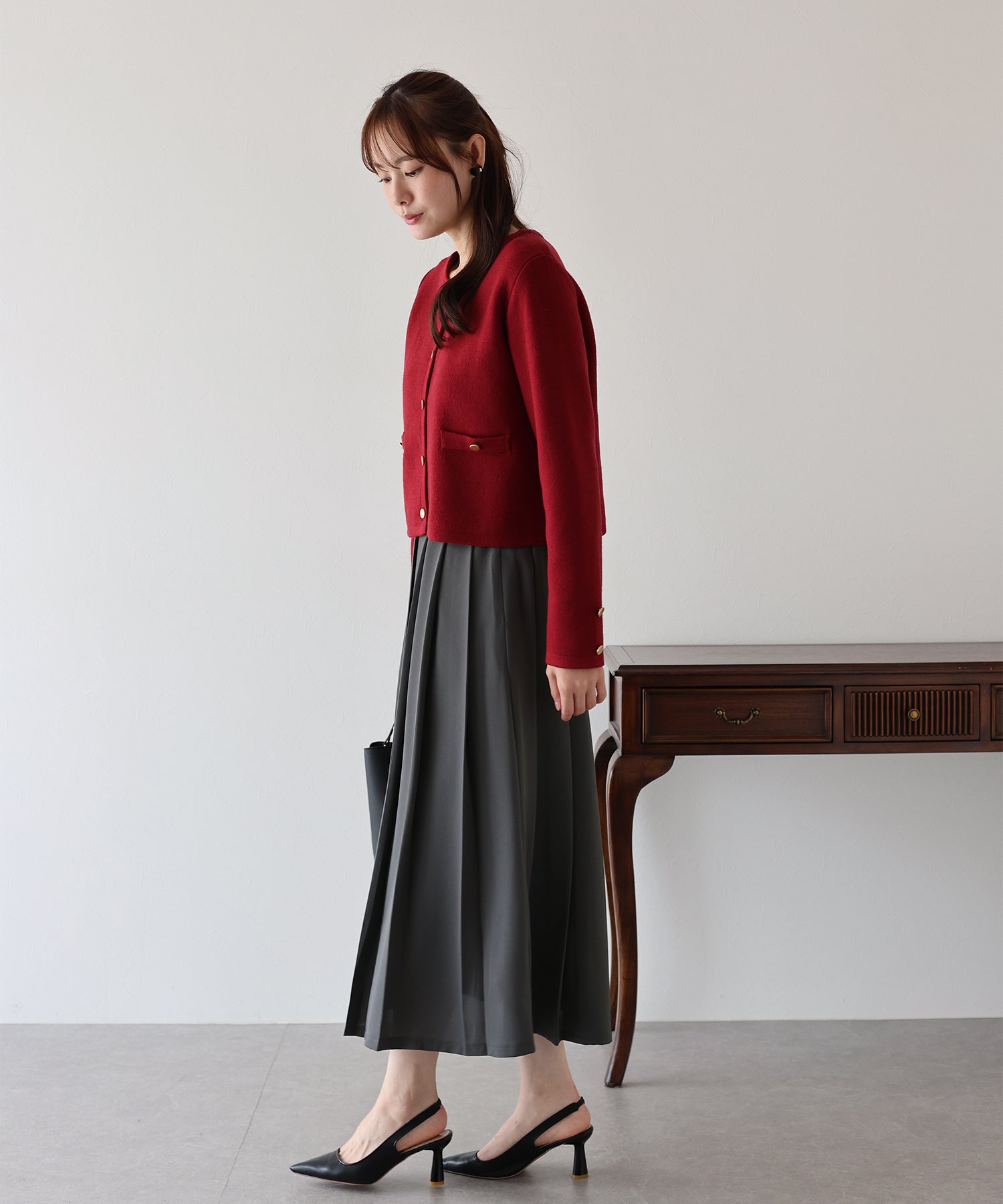 ブルーイースト BLUEEAST ロングプリーツスカート (ブラック系) ブラック系