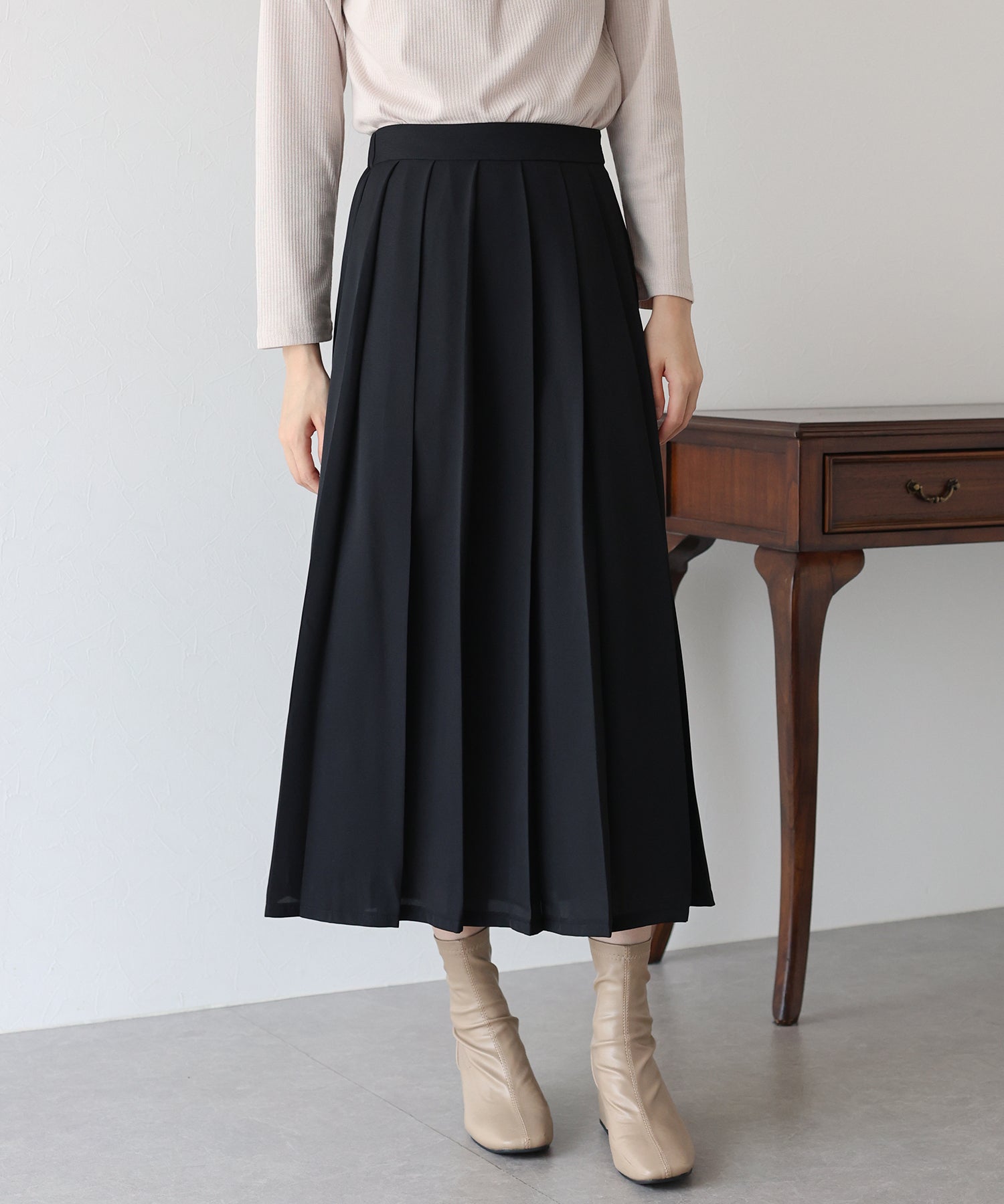 ブルーイースト BLUEEAST ロングプリーツスカート (ブラック系) ブラック系