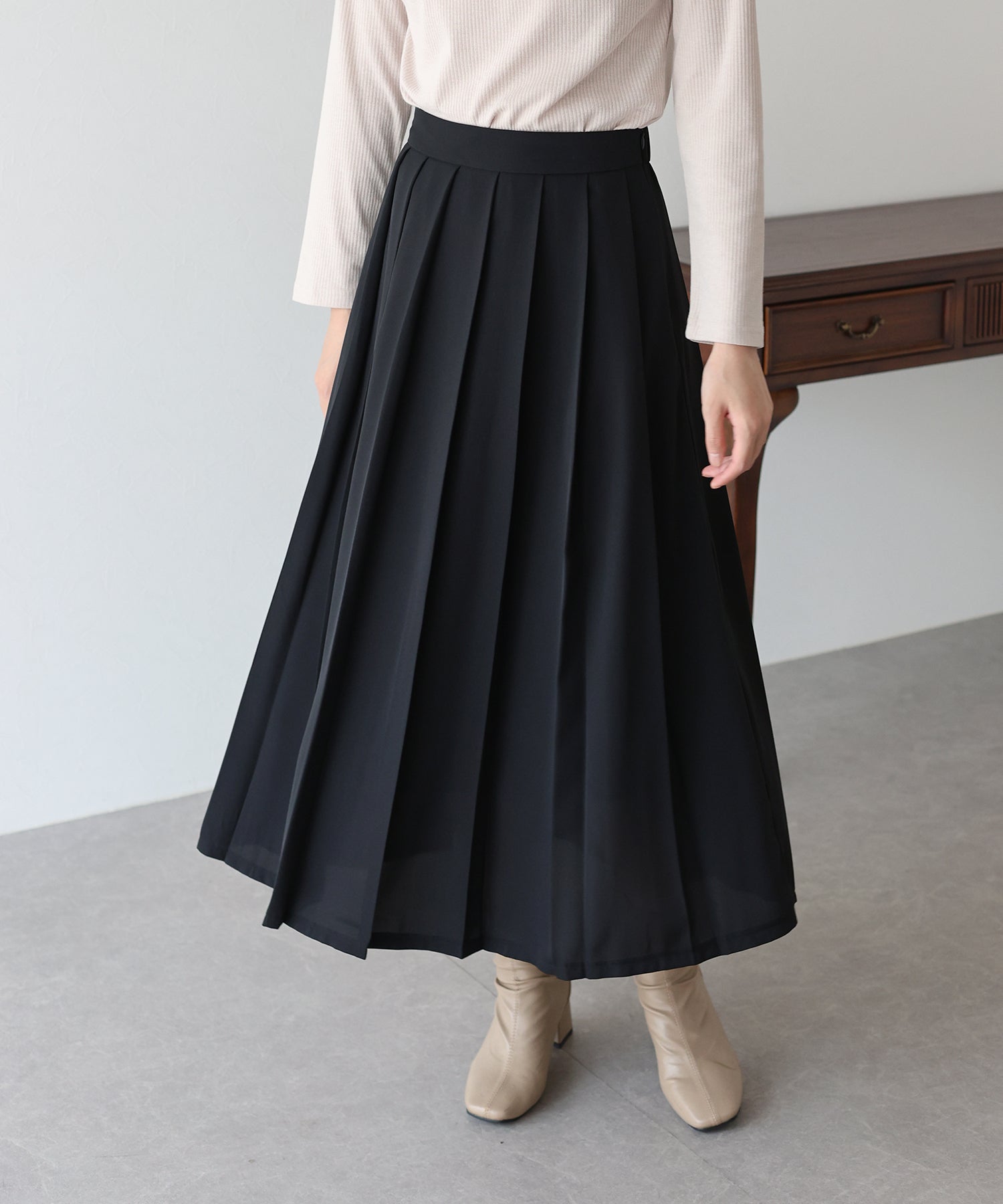 ブルーイースト BLUEEAST ロングプリーツスカート (ブラック系) ブラック系