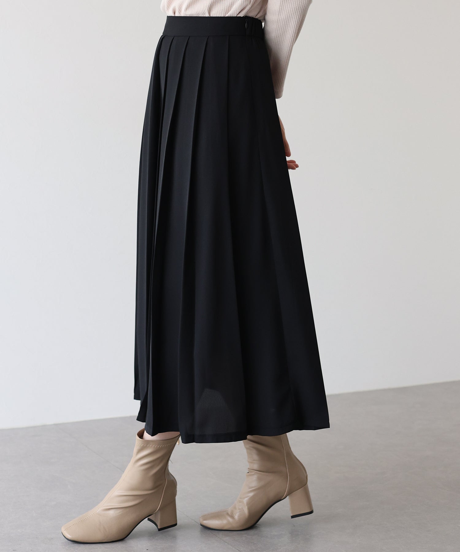 ブルーイースト BLUEEAST ロングプリーツスカート (ブラック系) ブラック系