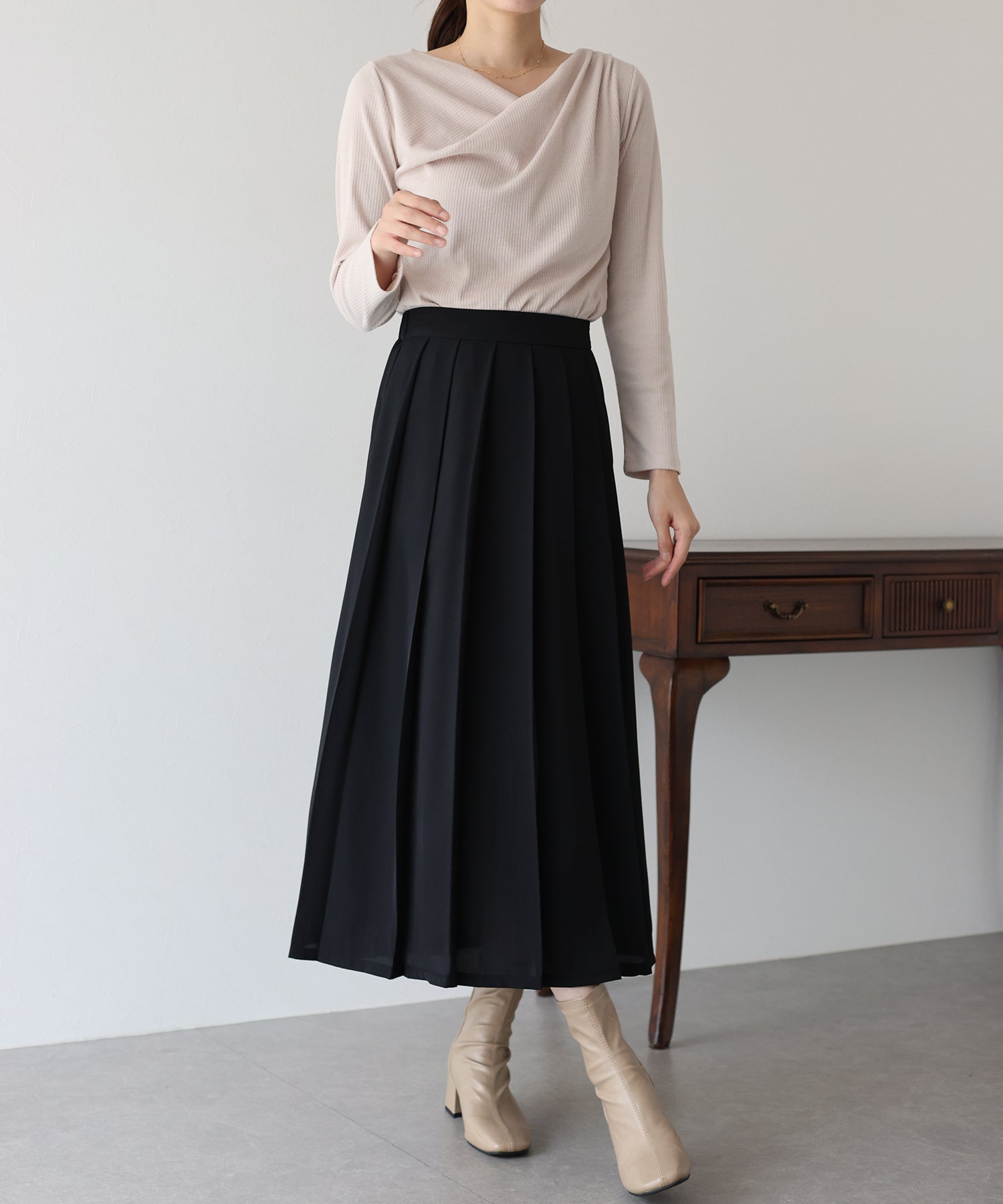 ブルーイースト BLUEEAST ロングプリーツスカート (ブラック系) ブラック系