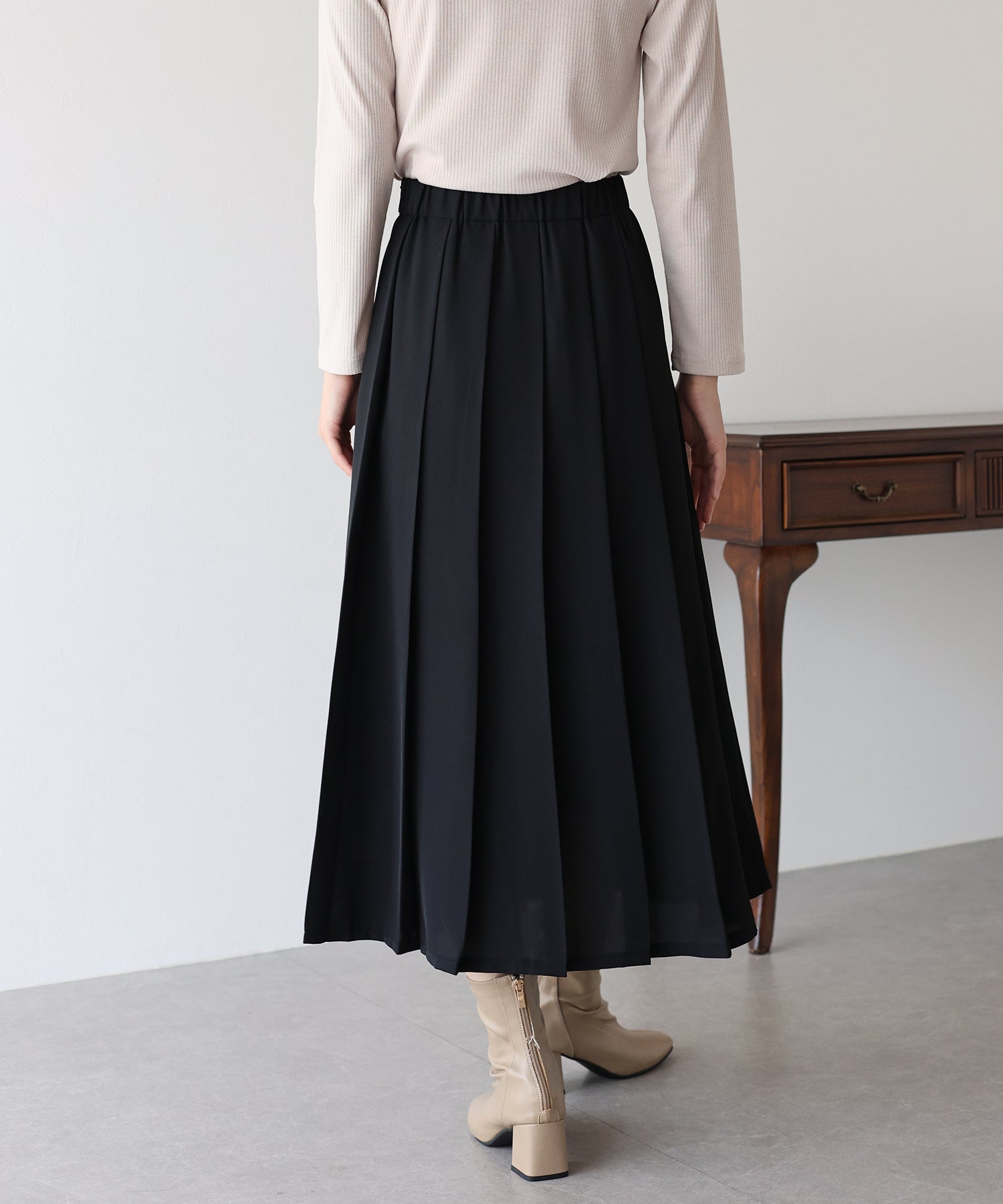 ブルーイースト BLUEEAST ロングプリーツスカート (ブラック系) ブラック系