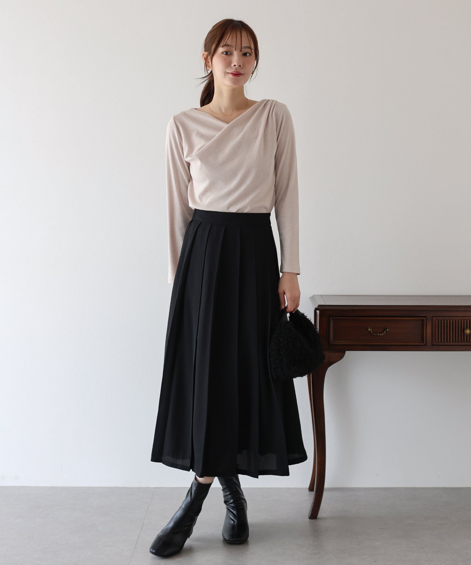 ブルーイースト BLUEEAST ロングプリーツスカート (ブラック系) ブラック系