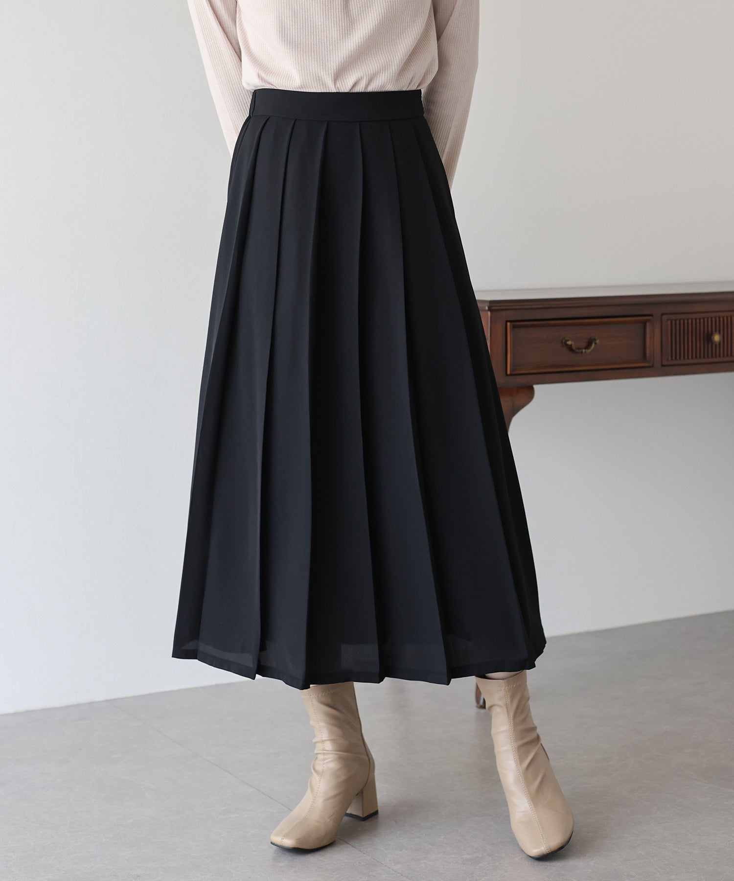 ブルーイースト BLUEEAST ロングプリーツスカート (ブラック) ブラック